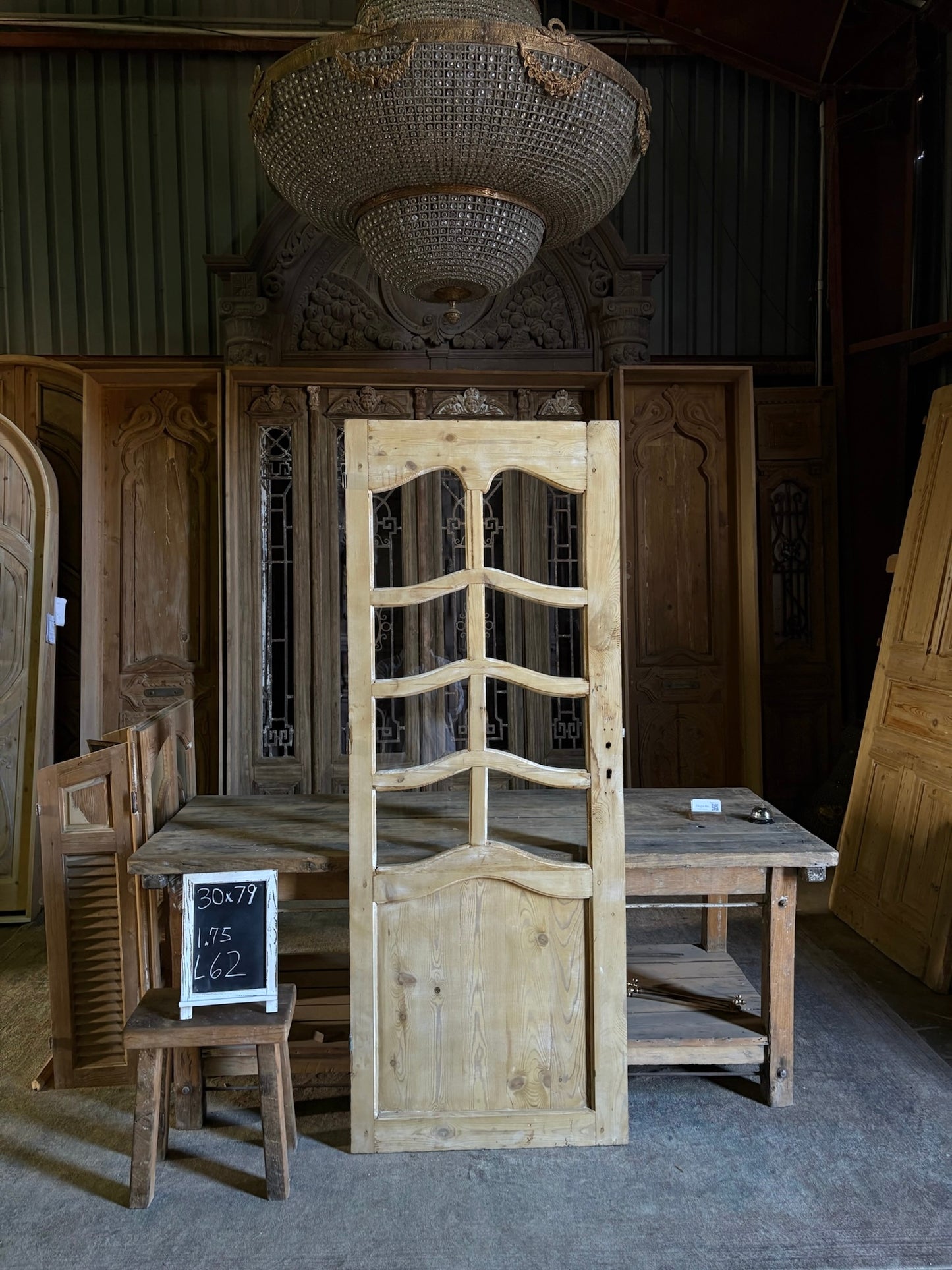 Antique Glass Single Door With Arched Design - 30x79 - L62