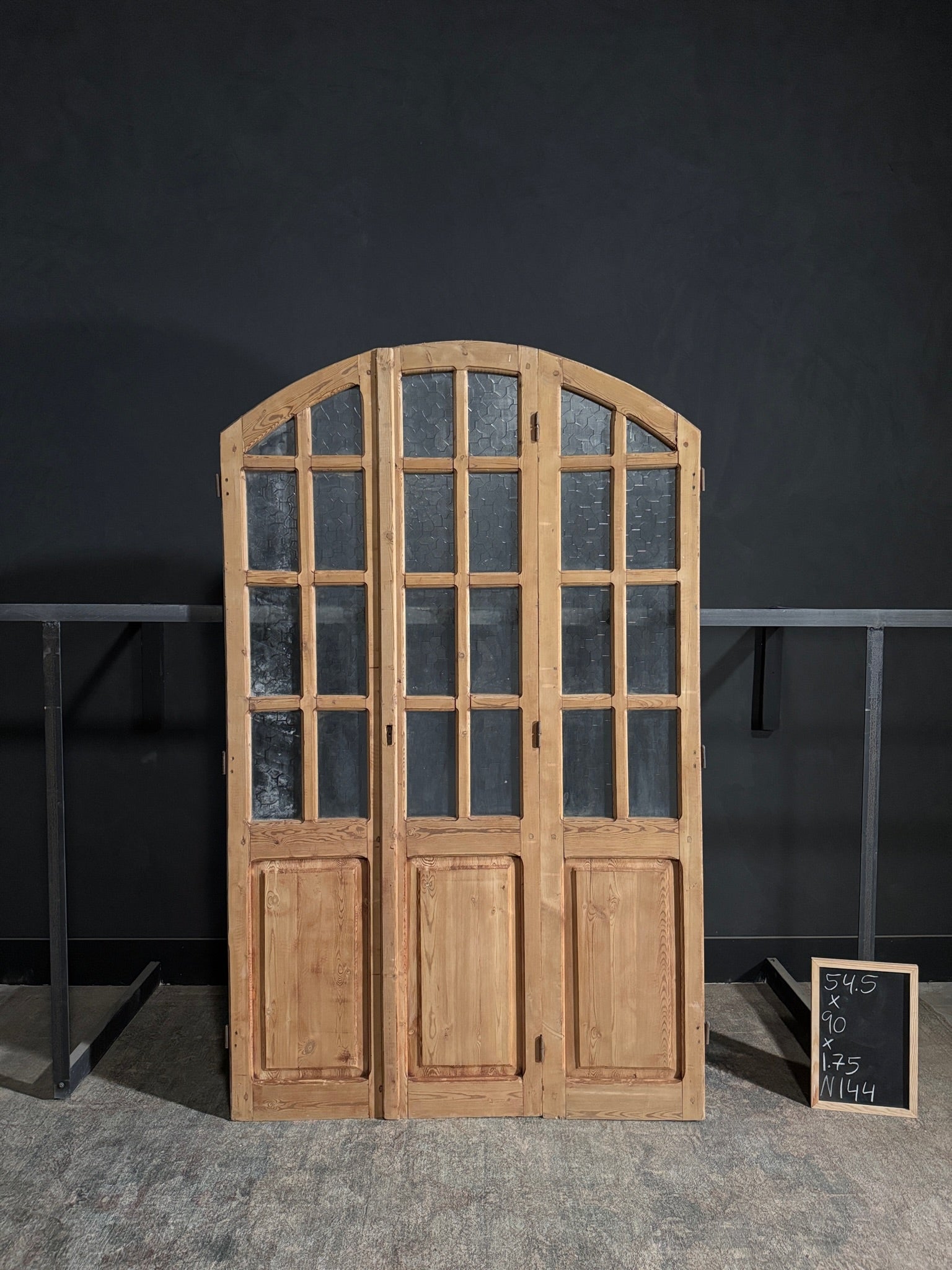 Antique Obscured Glass Arched Tri-Fold Doors - 54.5x90 - N144