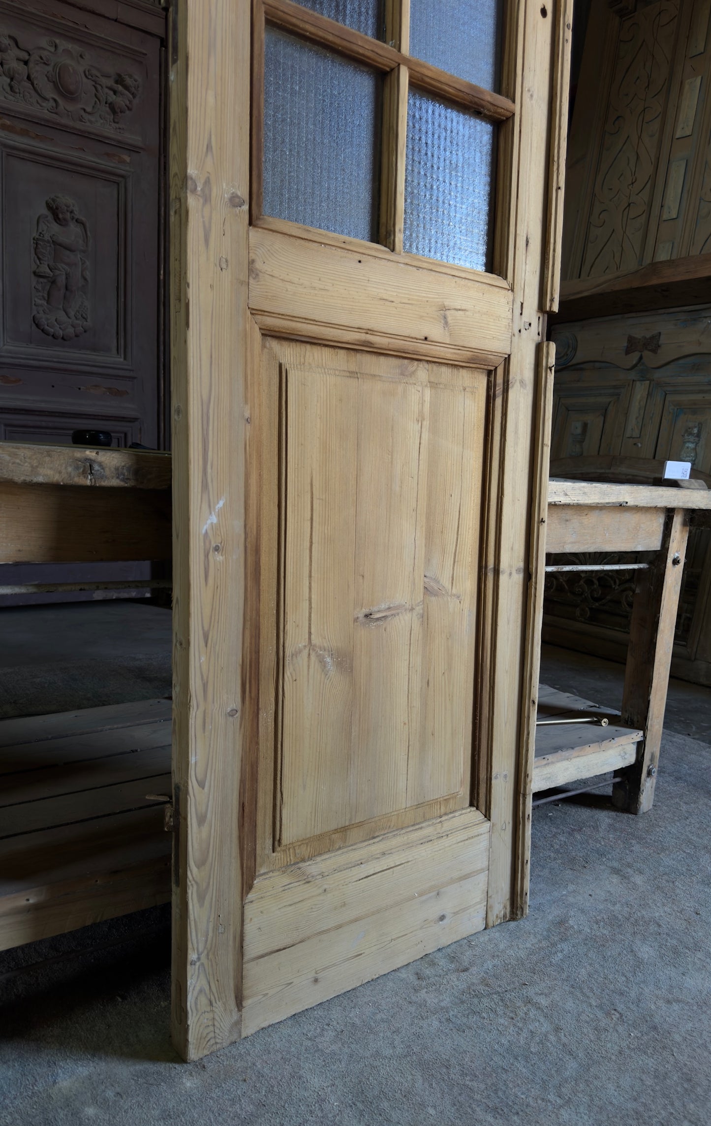 10 Lite Antique Mesh Glass Single Door - 25.25x98.5 K436