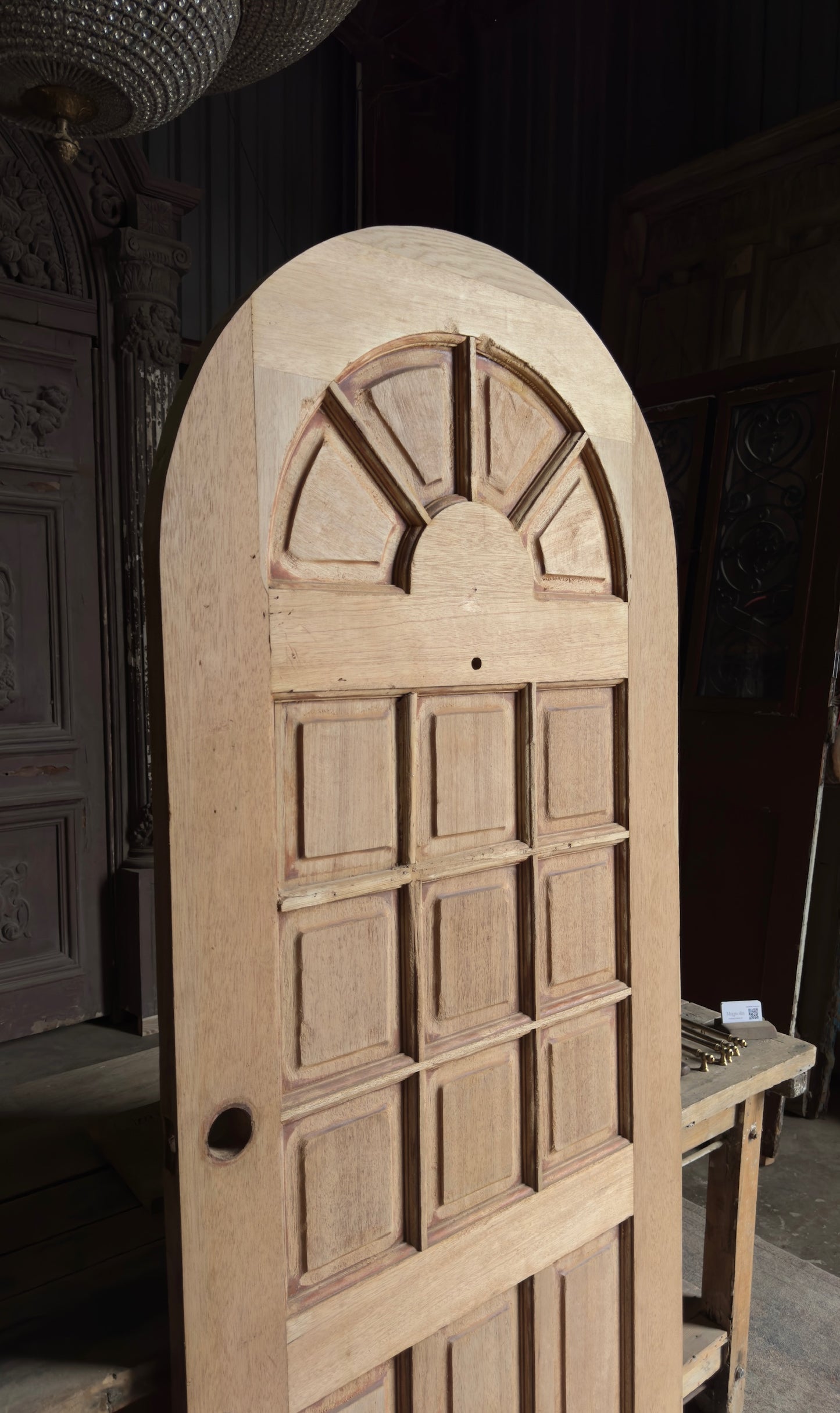 Antique Arched Panel Single Door - 35.5x82.5 - L424