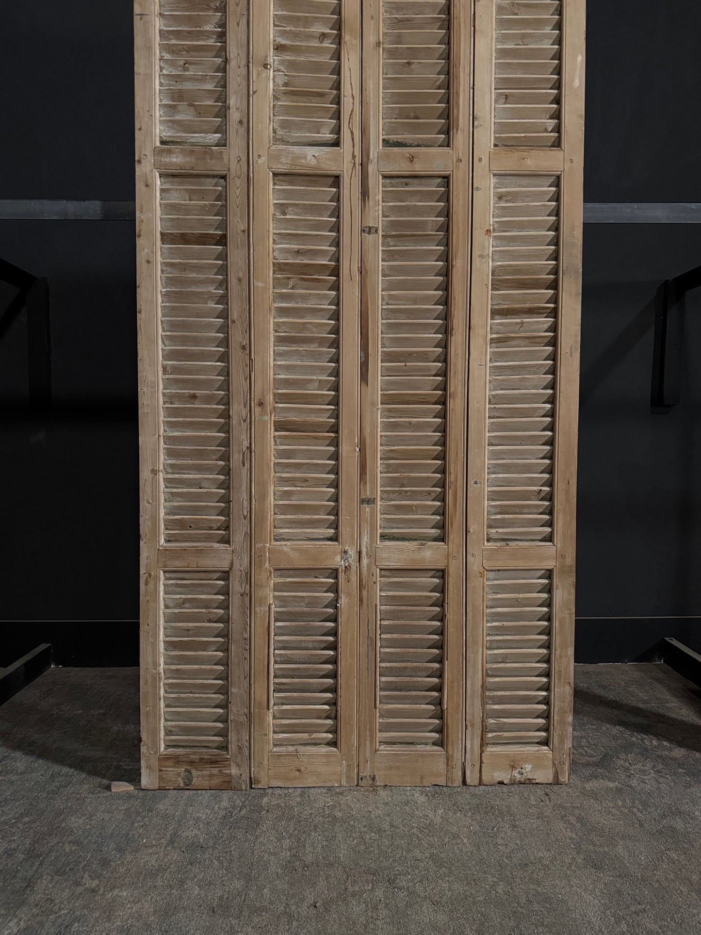 Antique Louvered Bi-Fold Doors - 44x85.25 - N308