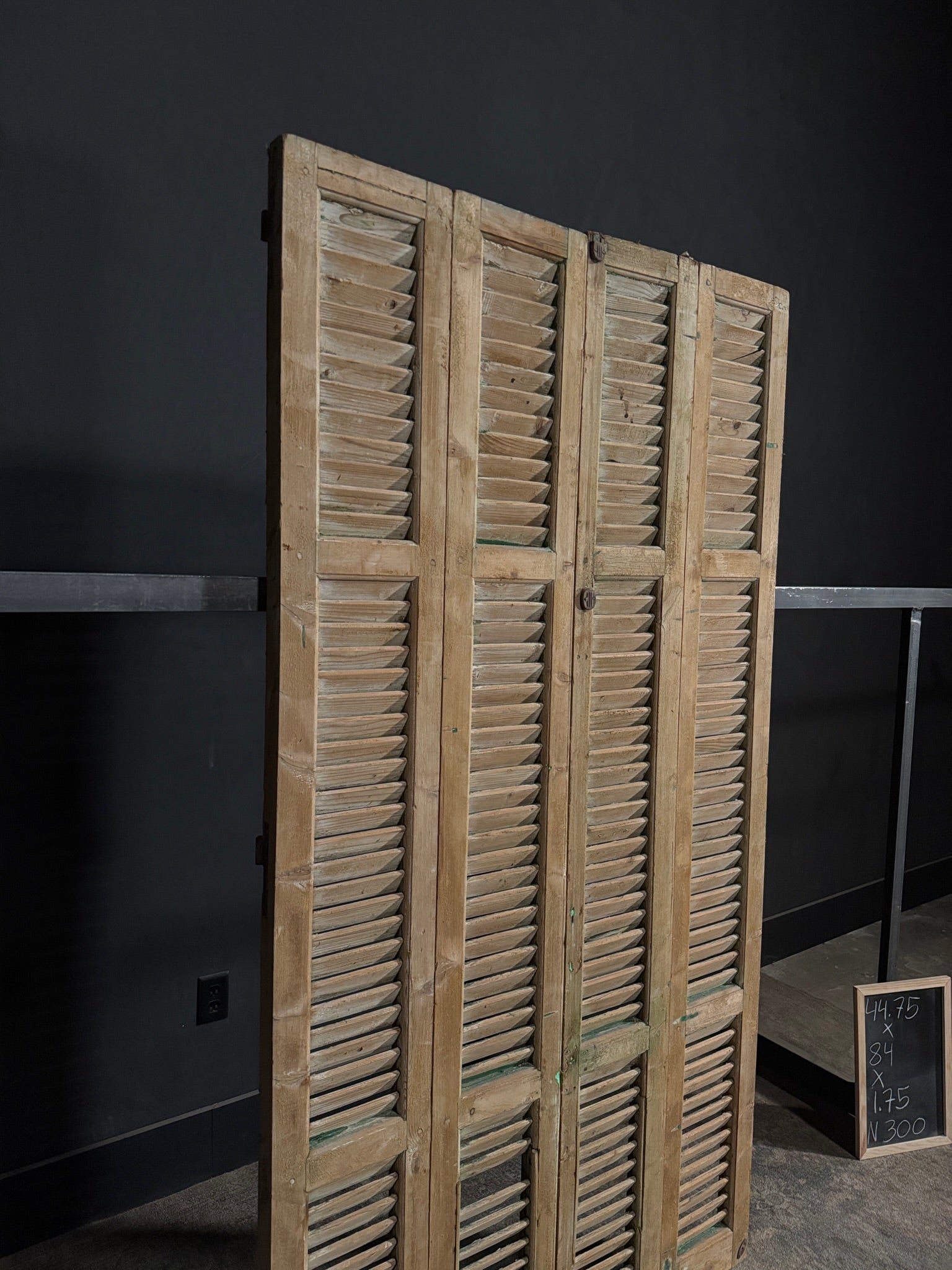 Antique Louvered Bi-Fold Doors - 44.75x84 - N300