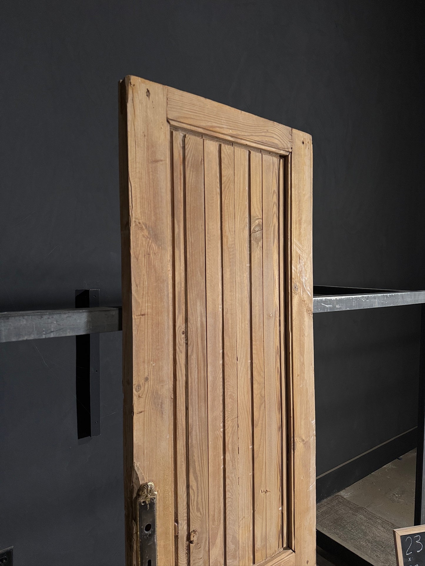 Antique Fluted Single Door - 23.75x79.75 - N453