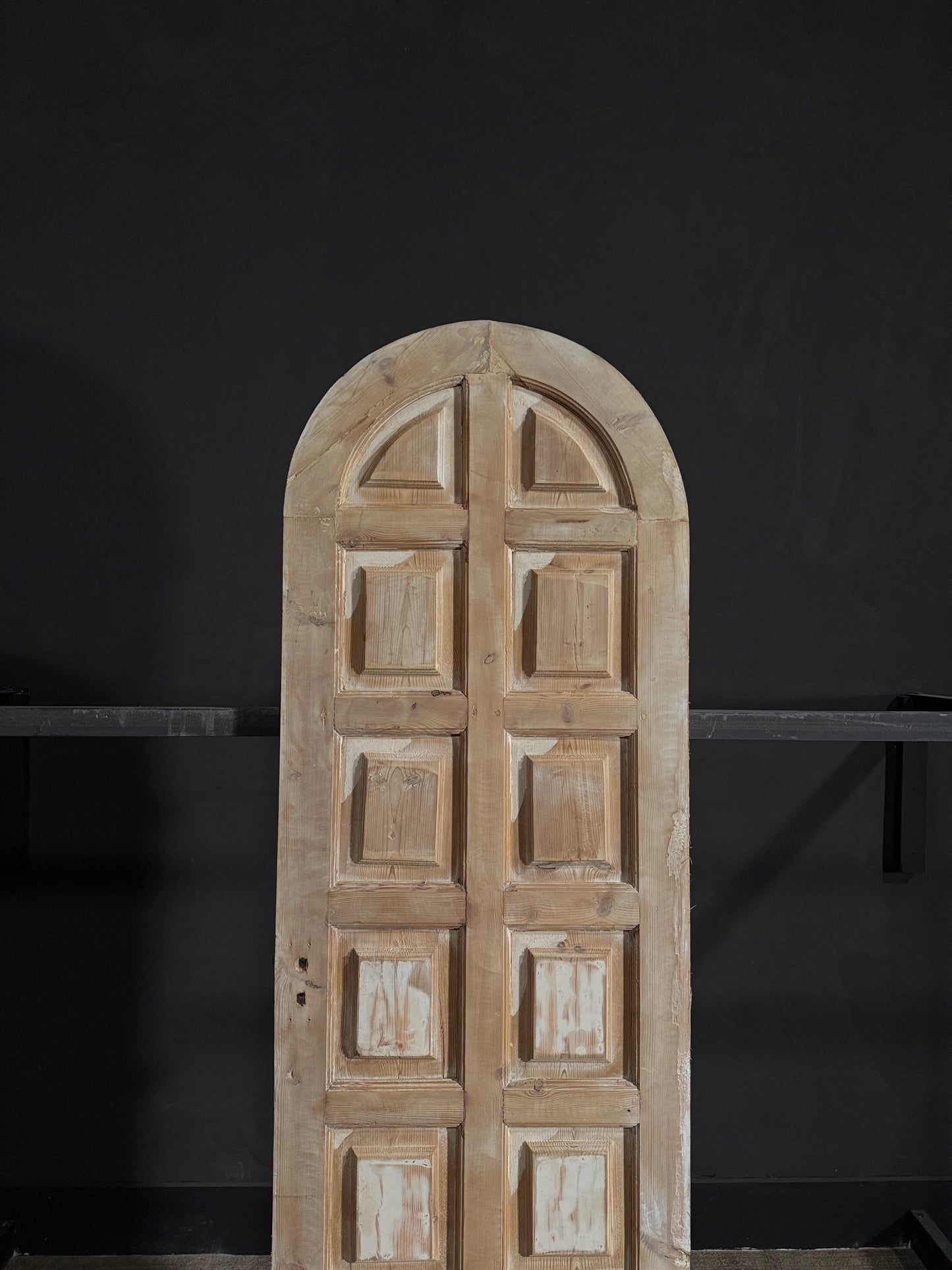 Antique Arched Single Door - 28.25x87.5 - N45