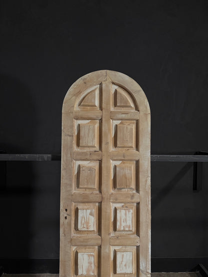 Antique Arched Single Door - 28.25x87.5 - N45