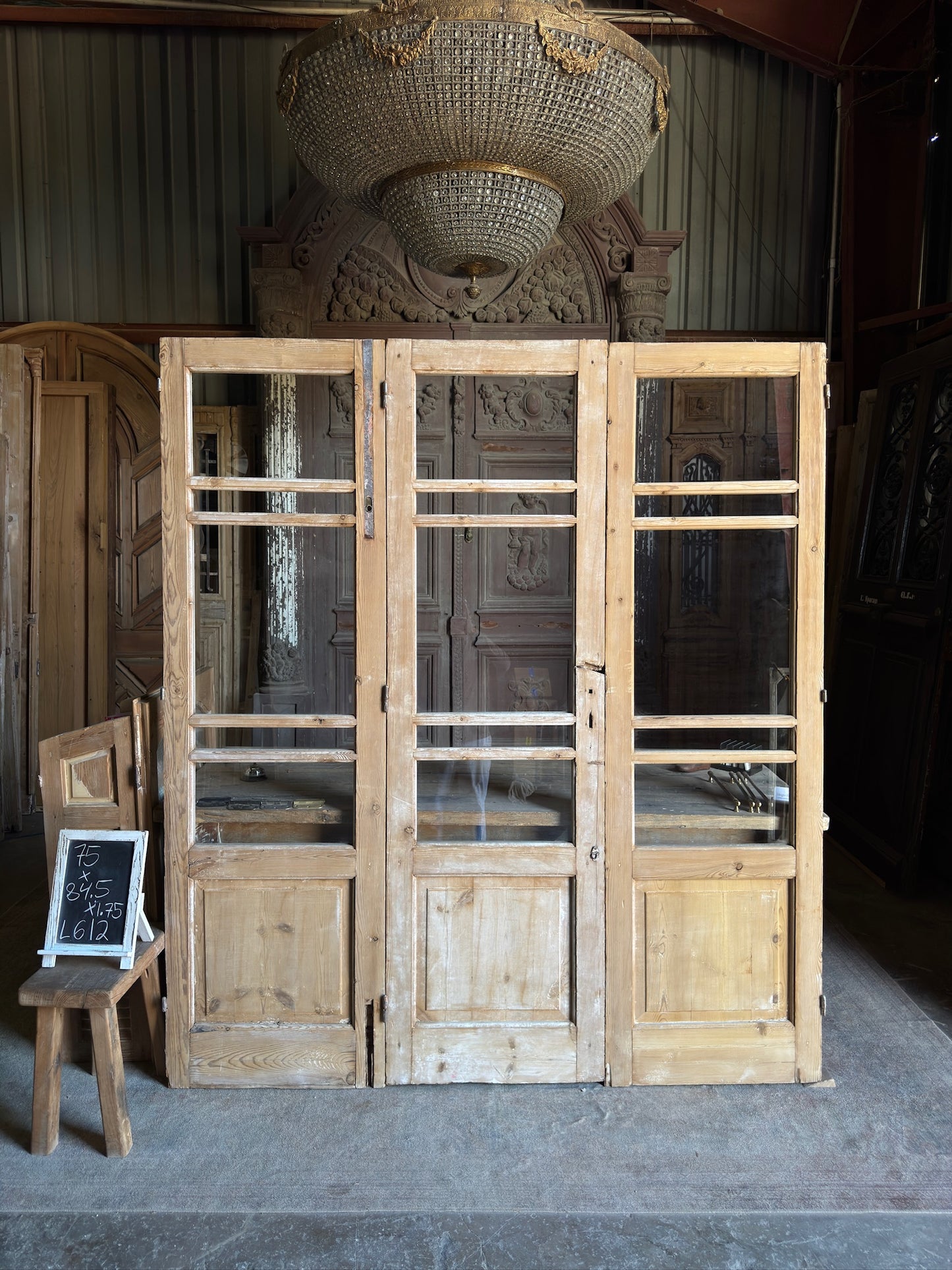 Antique 5 Lite Tri-Fold Doors - 75x84.5 - L612