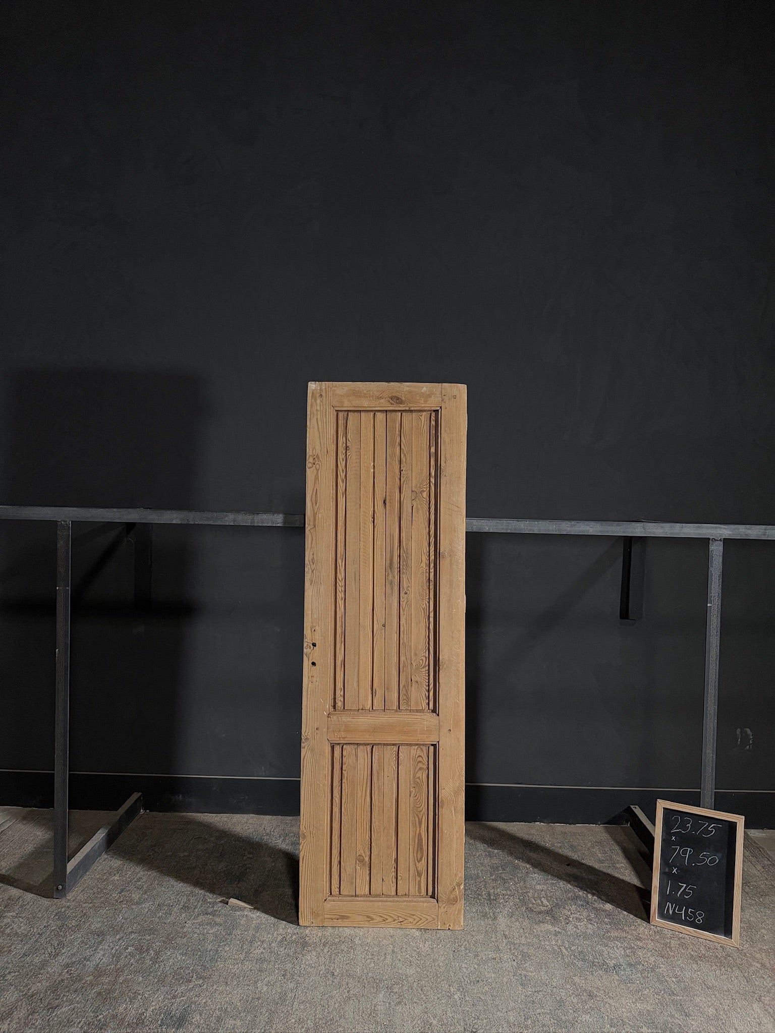 Antique Fluted Single Door - 23.75x79.5 - N458