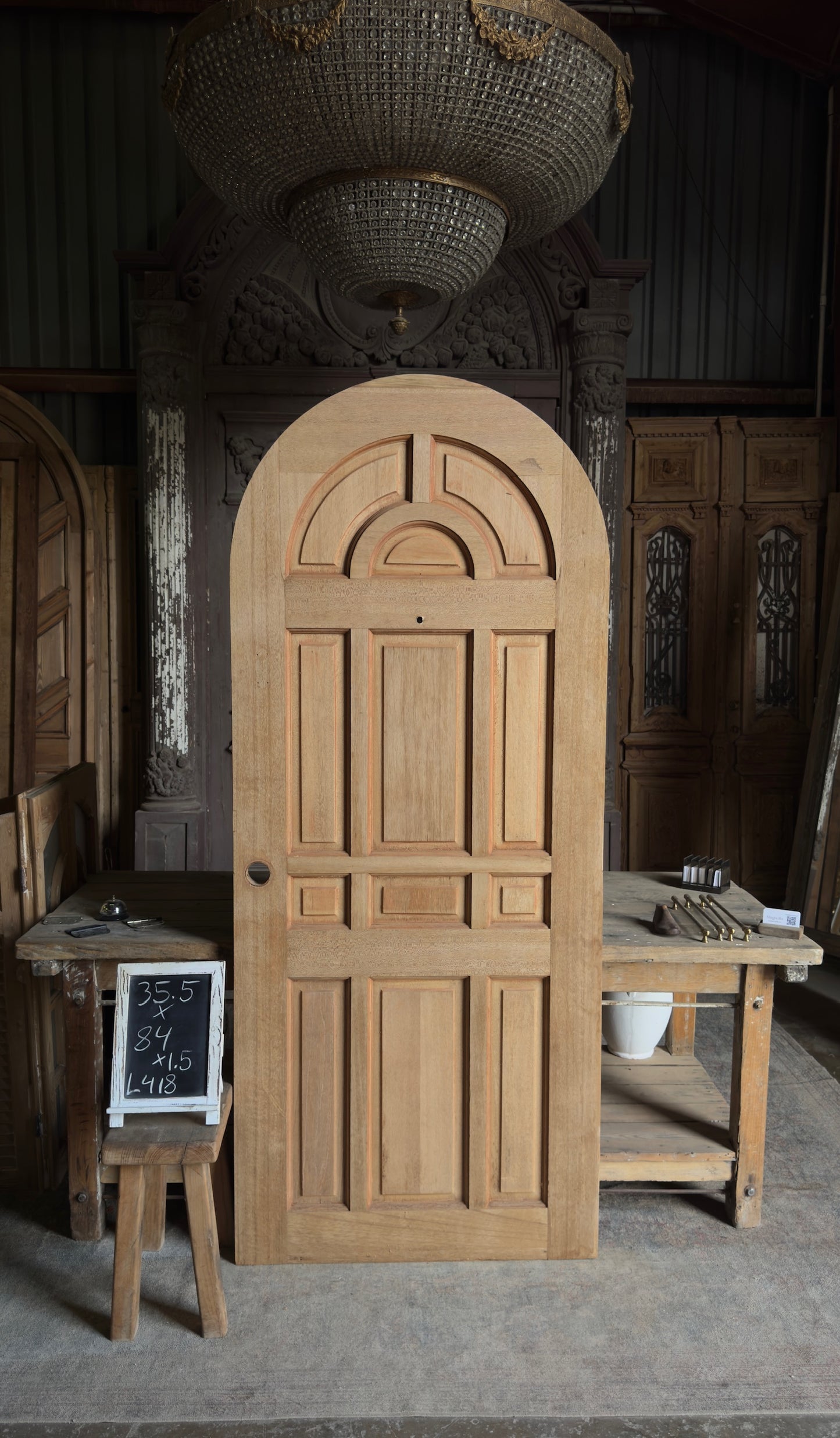 Antique Arched Panel Single Door - 35.5x84 - L418