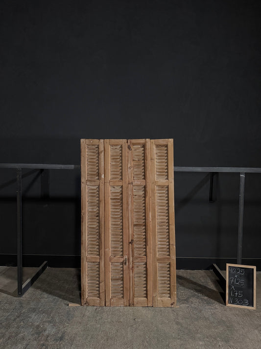 Antique Louvered Bi-Fold Doors - 40.25x71.25 - N303