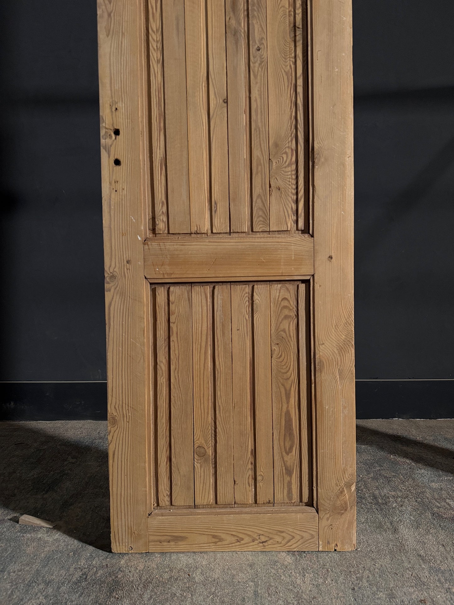 Antique Fluted Single Door - 23.75x79.5 - N458
