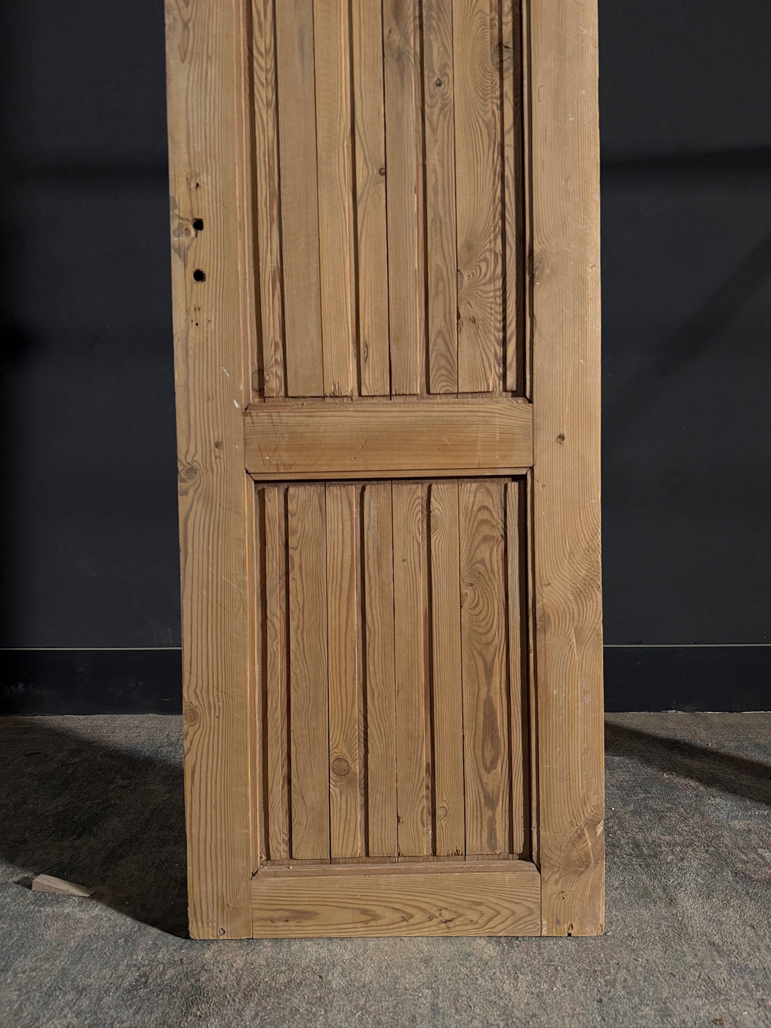 Antique Fluted Single Door - 23.75x79.5 - N458