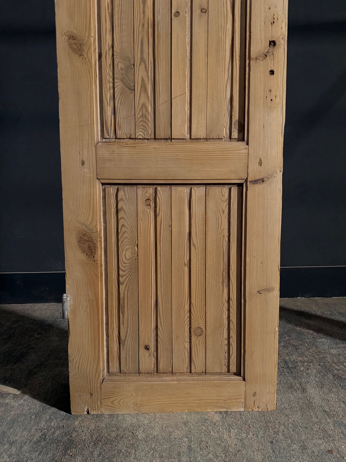 Antique Fluted Single Door - 23.75x79.5 - N458