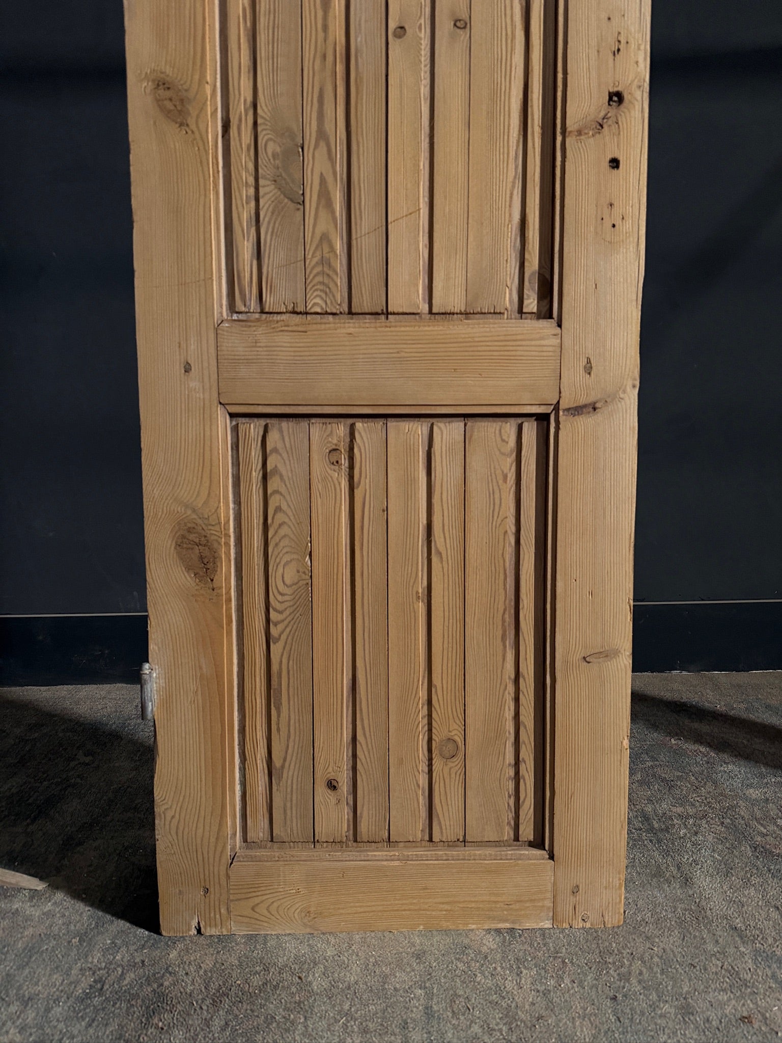 Antique Fluted Single Door - 23.75x79.5 - N458