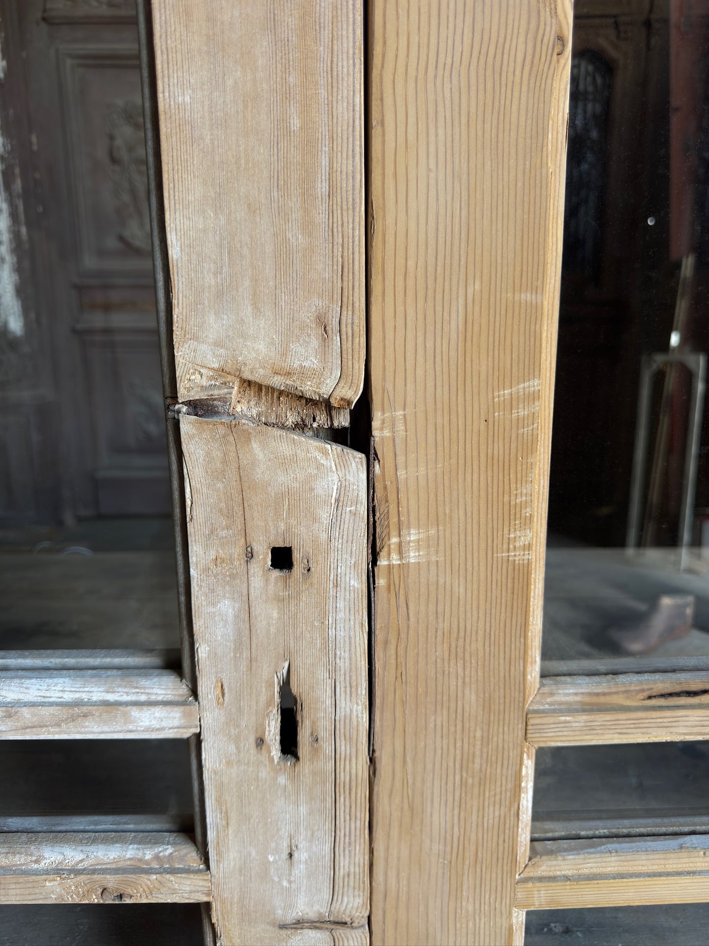Antique 5 Lite Tri-Fold Doors - 75x84.5 - L612