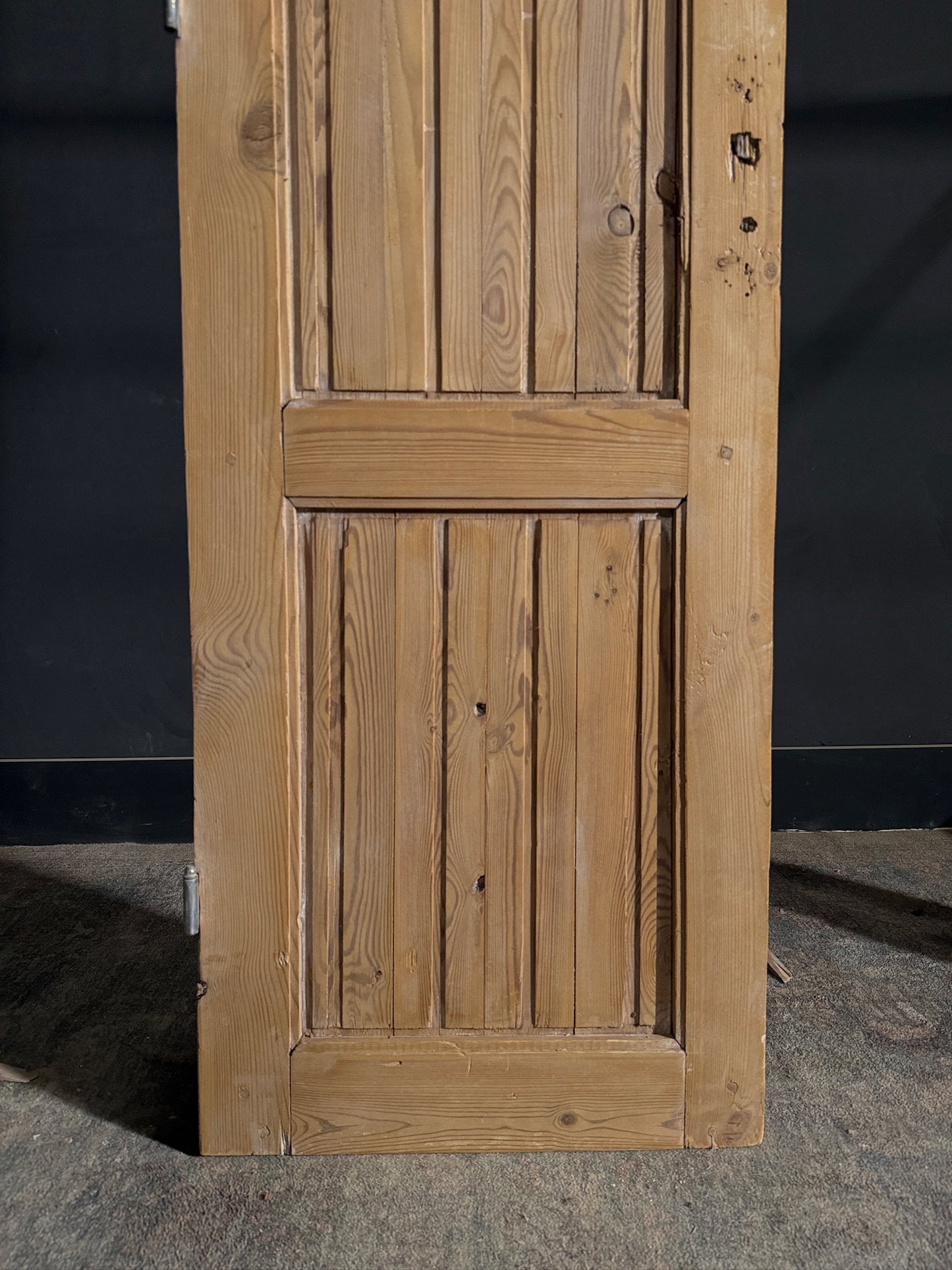 Antique Fluted Single Door - 23.75x79.75 - N453