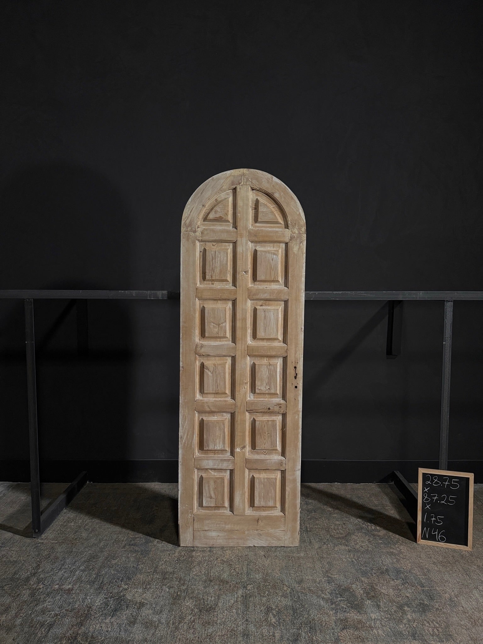 Antique Arched Single Door - 28.75x87.25 - N46