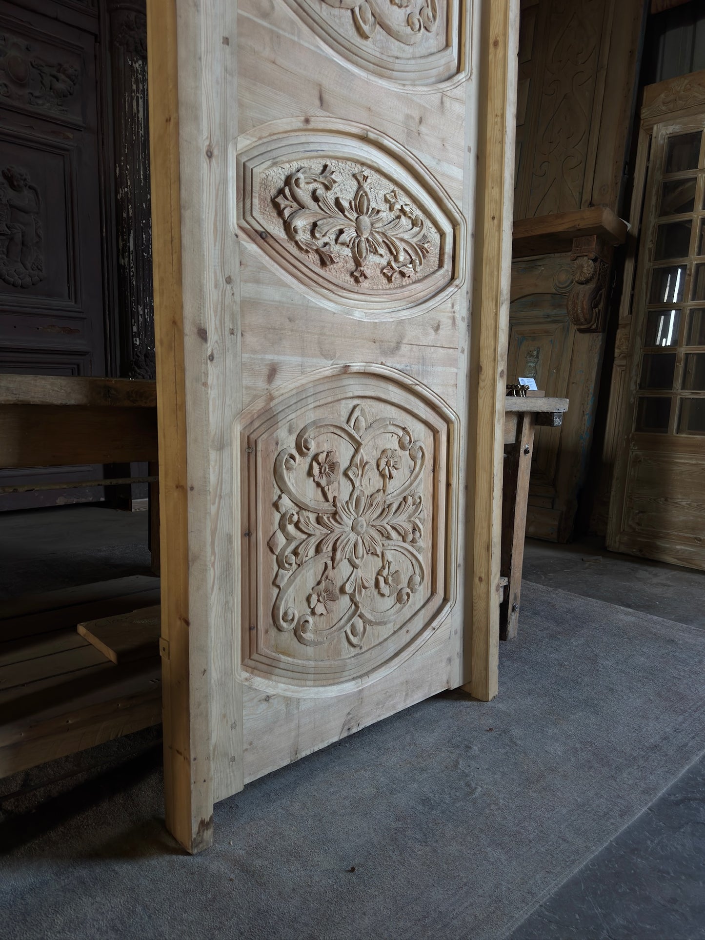Handcrafted Carved Arched Single Door - 32x84 - L137