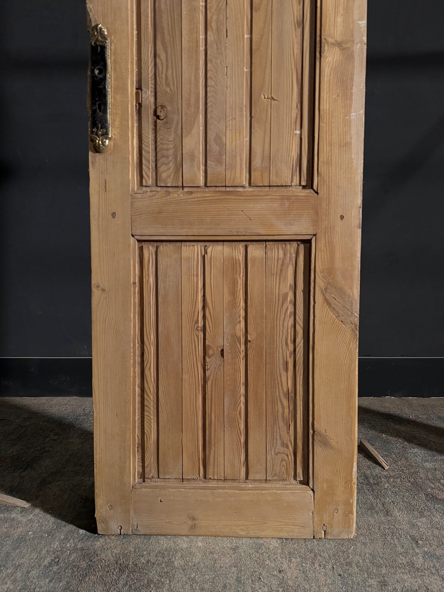 Antique Fluted Single Door - 23.75x79.75 - N453