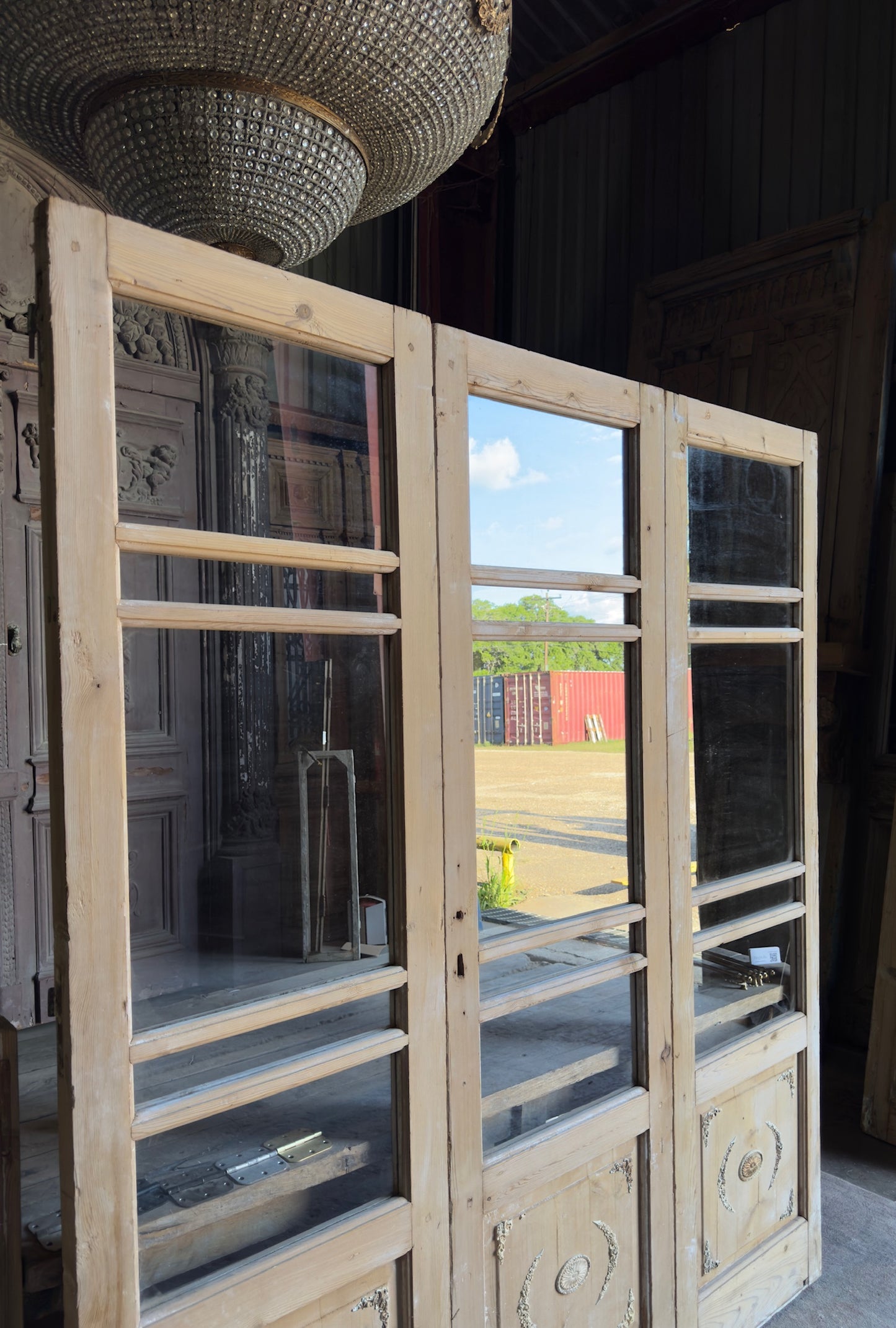 Antique 5 Lite Tri-Fold Doors - 75x84.5 - L612