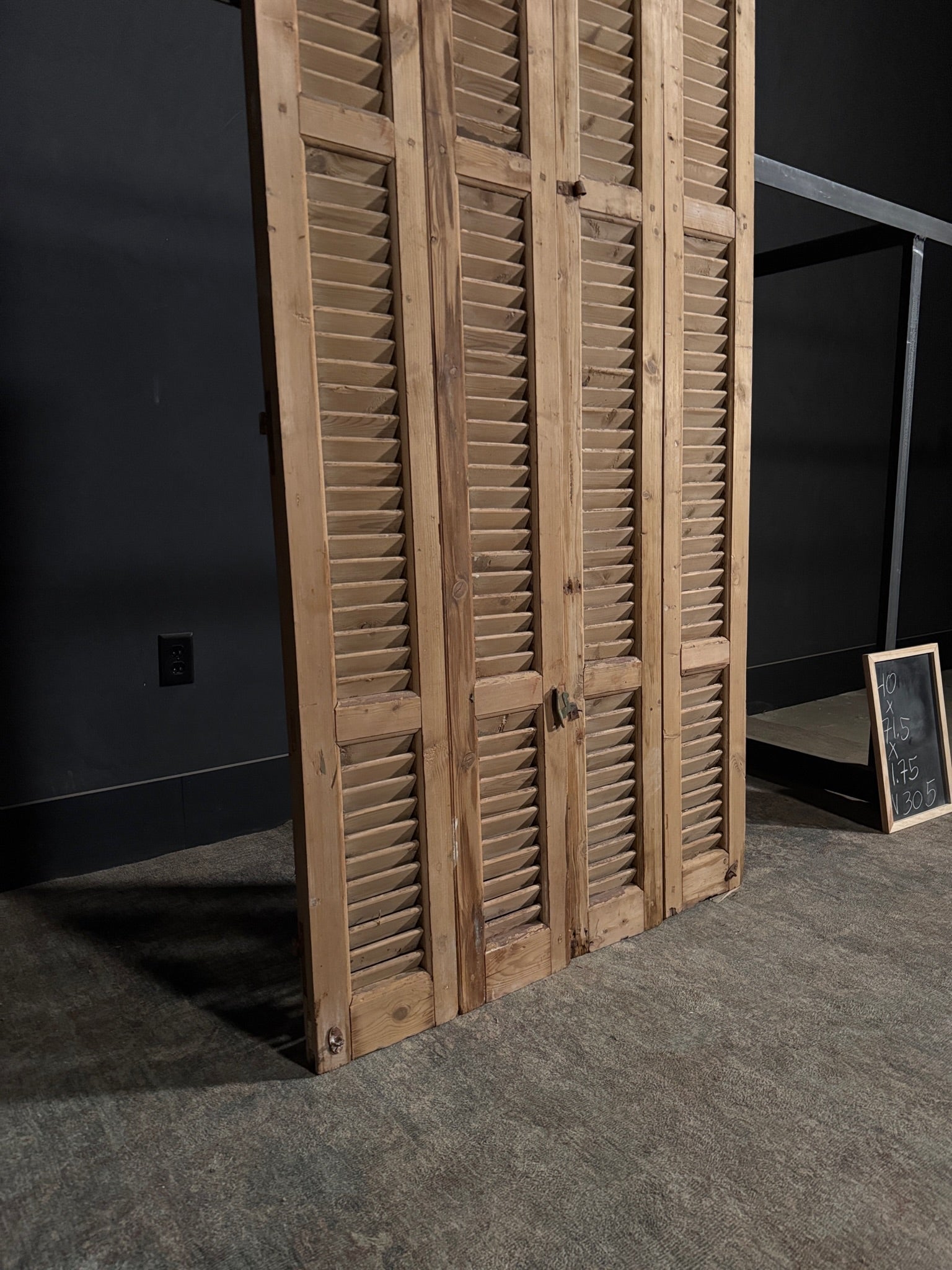 Antique Louvered 3 Panel Bi-Fold Doors - 40x71.5 - N305