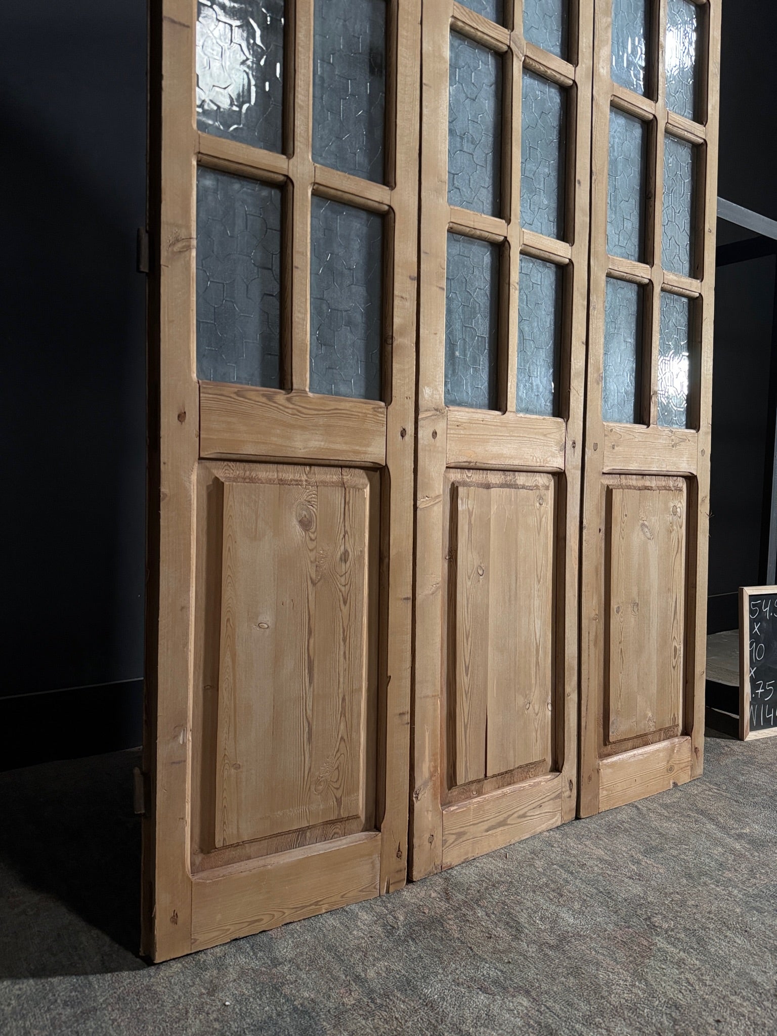 Antique Obscured Glass Arched Tri-Fold Doors - 54.5x90 - N144
