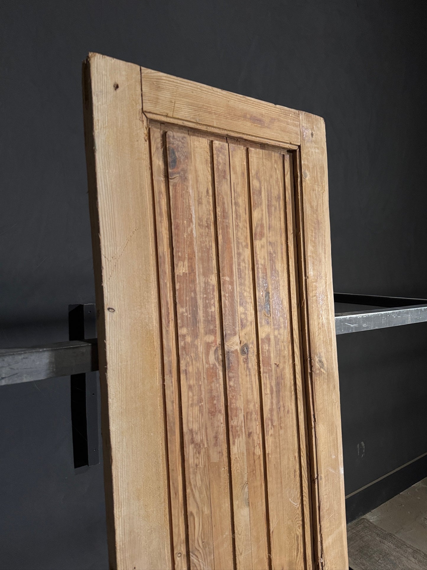 Antique Fluted Single Door - 24.25x80 - N455