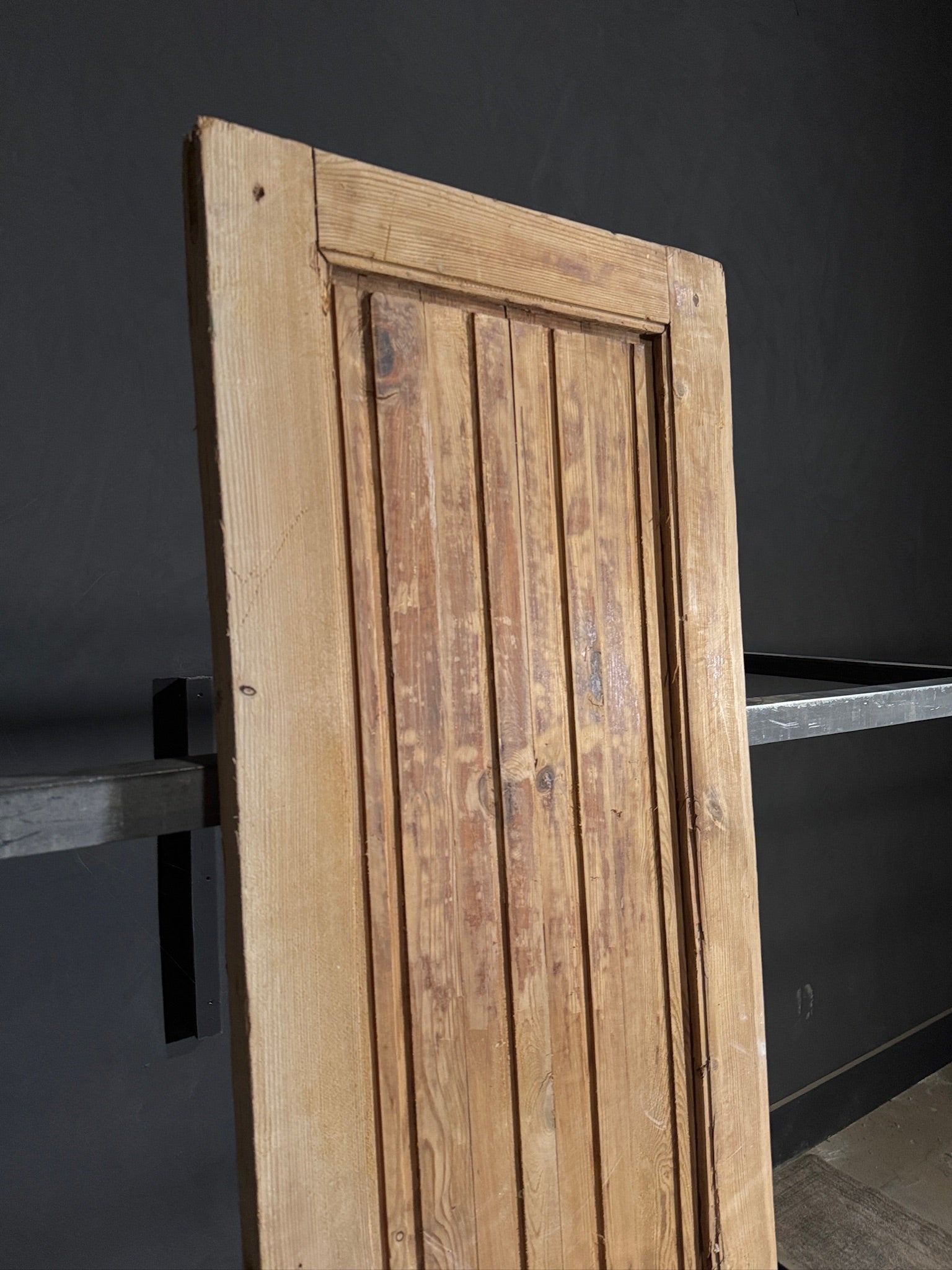 Antique Fluted Single Door - 24.25x80 - N455