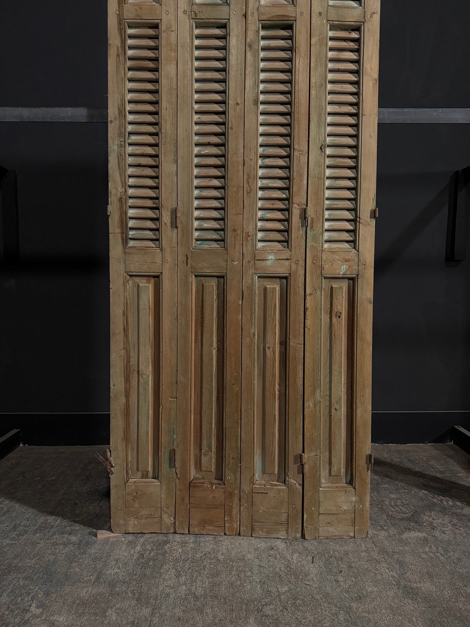 Antique Louvered 3 Panel Bi-Fold Doors - 36x86 - N298