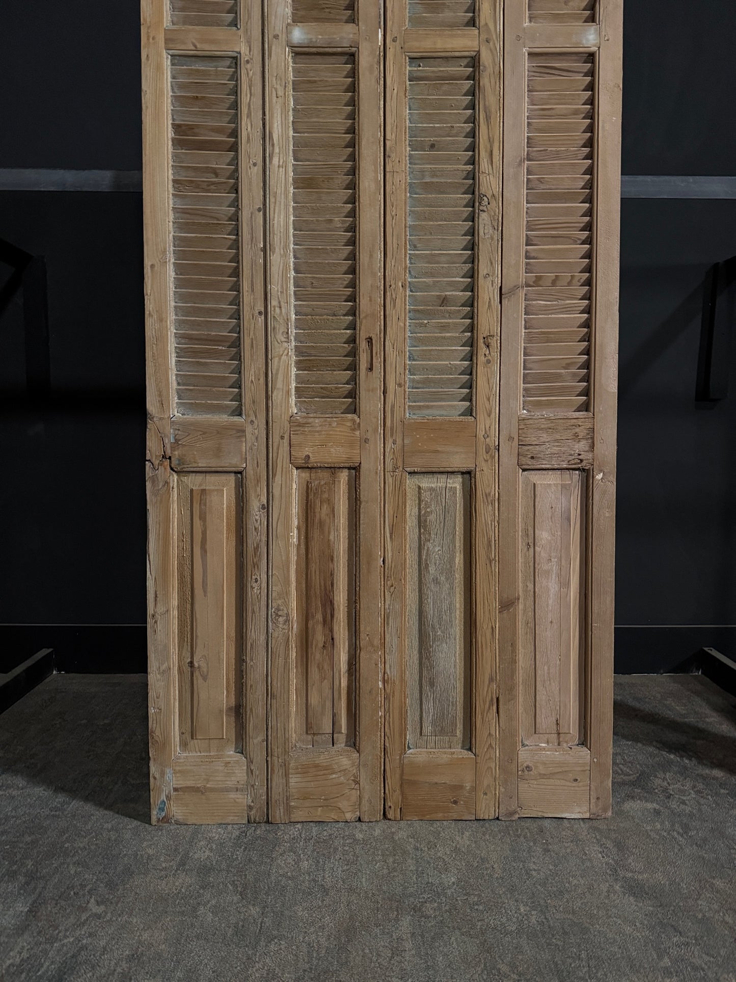 Antique Louvered 3 Panel Bi-Fold Doors - 43x91 - N304