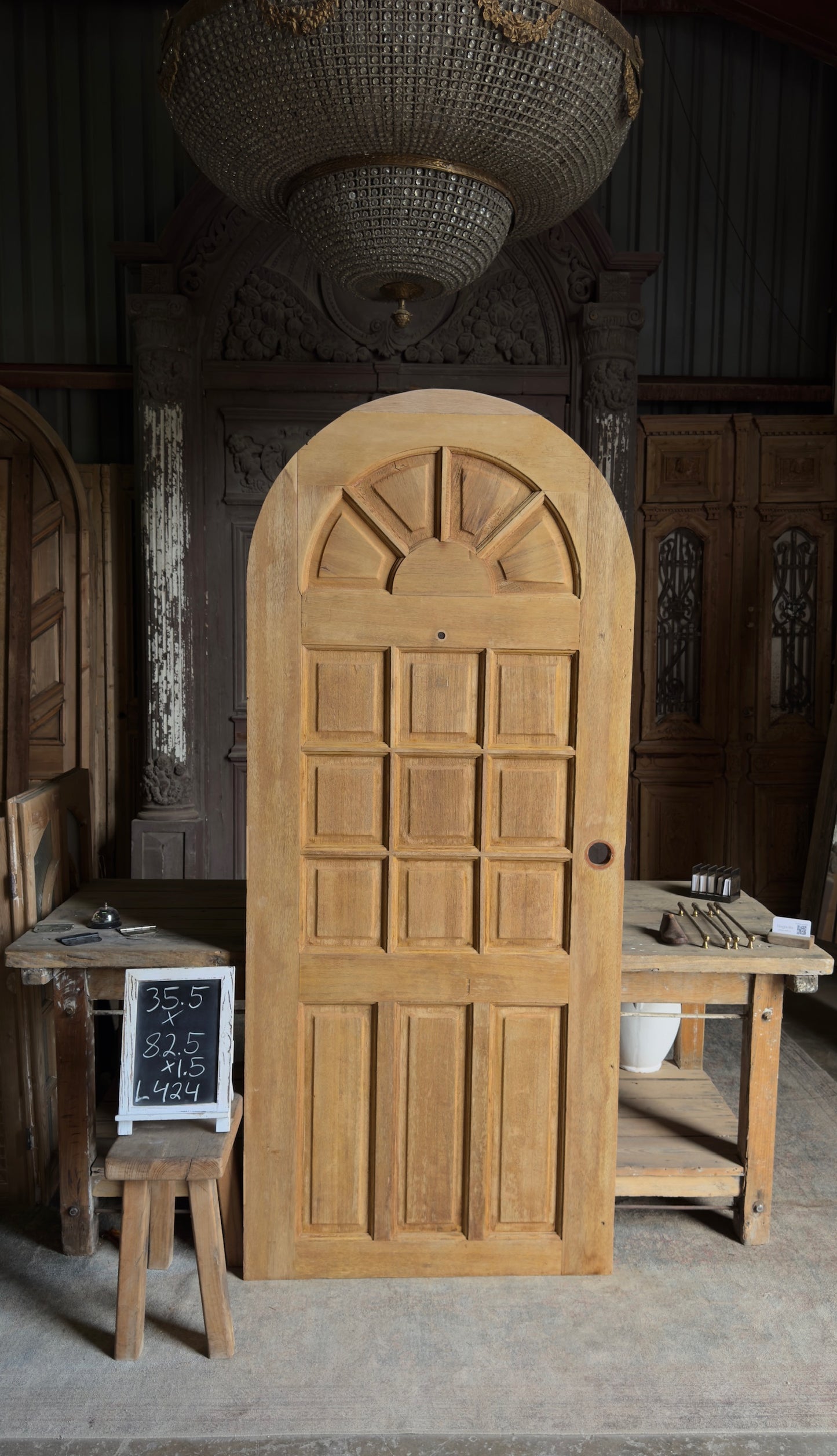 Antique Arched Panel Single Door - 35.5x82.5 - L424