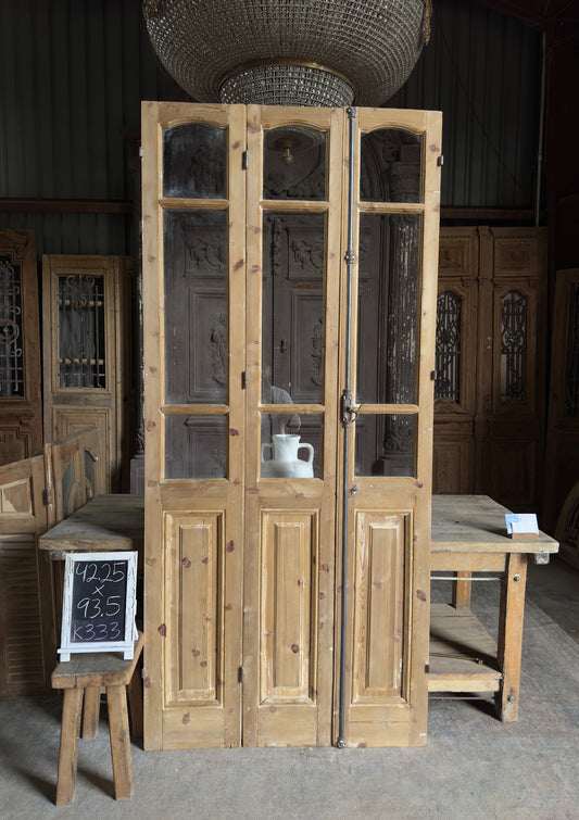 Tri-Fold Antique Glass Doors - 42.25x93.5 K333