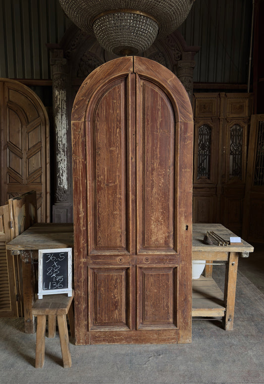 4 Panel Antique Arched Solid Single Door - 36.5x88 - L136