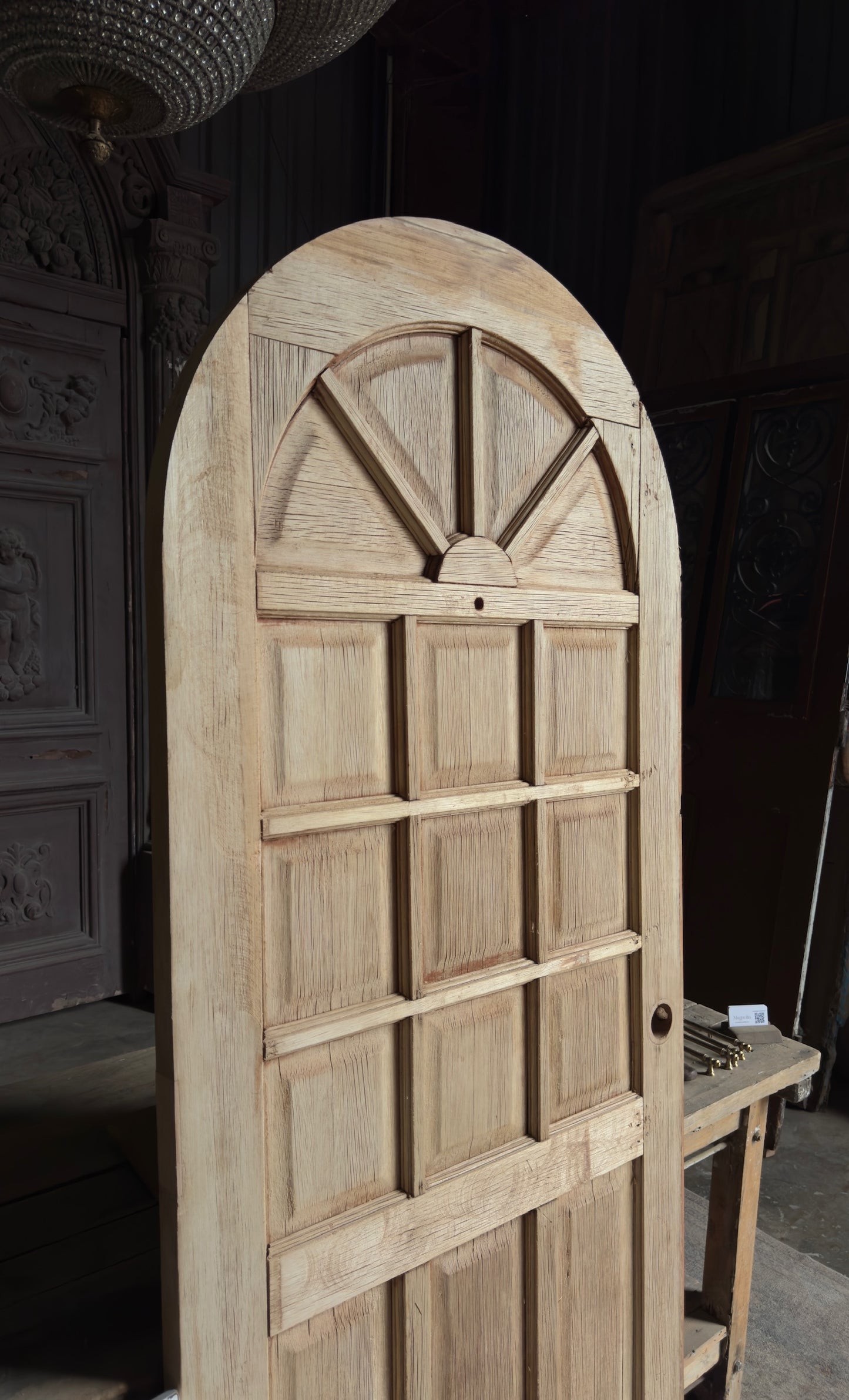 Antique Arched Panel Single Door - 35.5x84 - L420
