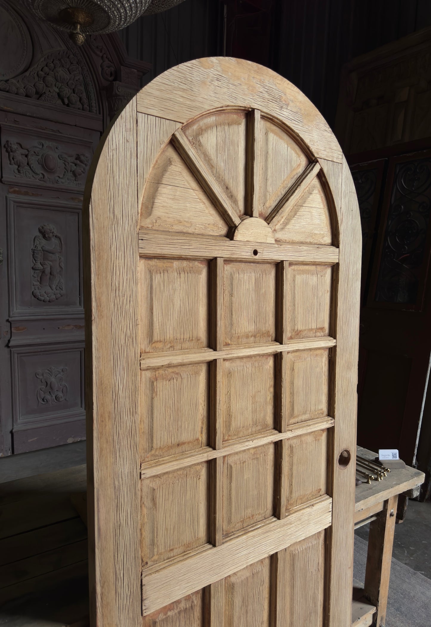 Antique Arched Panel Single Door - 35.5x82.5 - L422