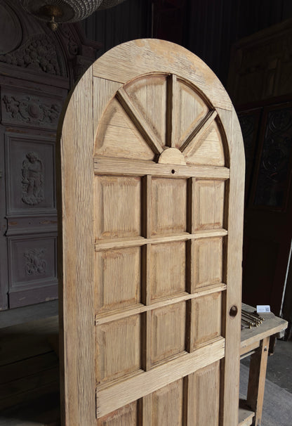 Antique Arched Panel Single Door - 35.5x82.5 - L422