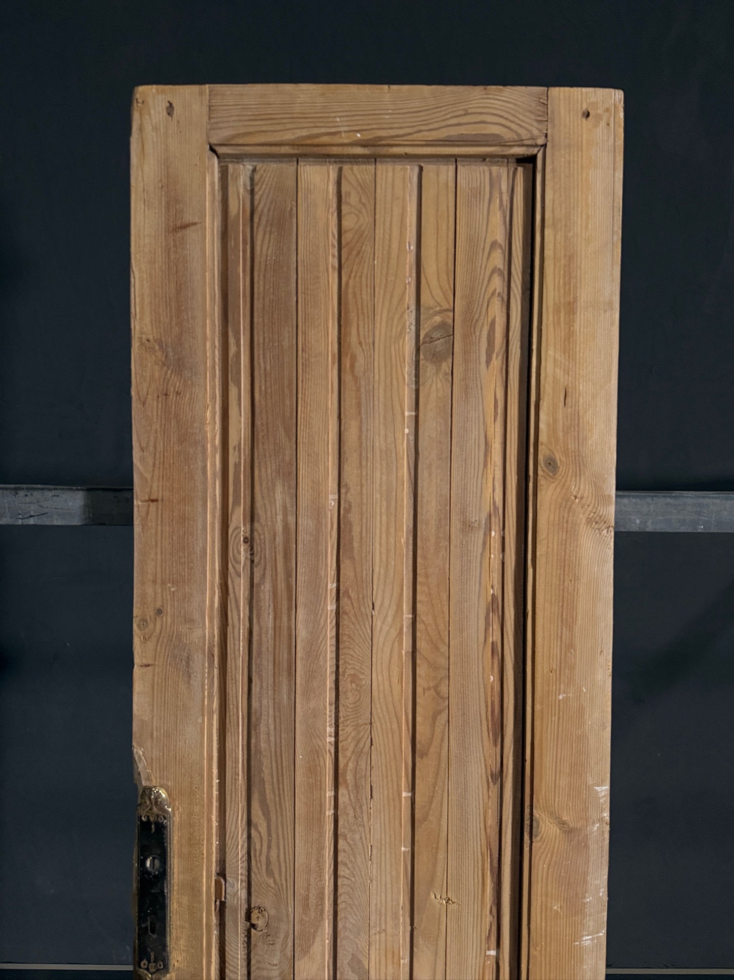 Antique Fluted Single Door - 23.75x79.75 - N453