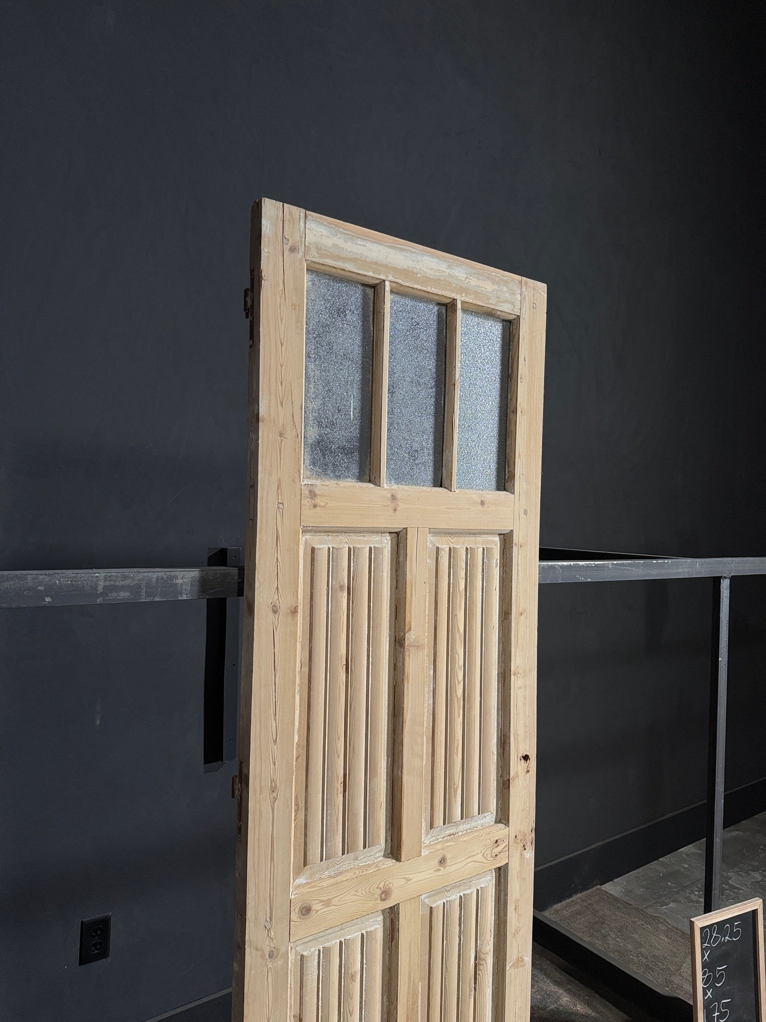 Antique Fluted Single Door - 28.25x85 - N77