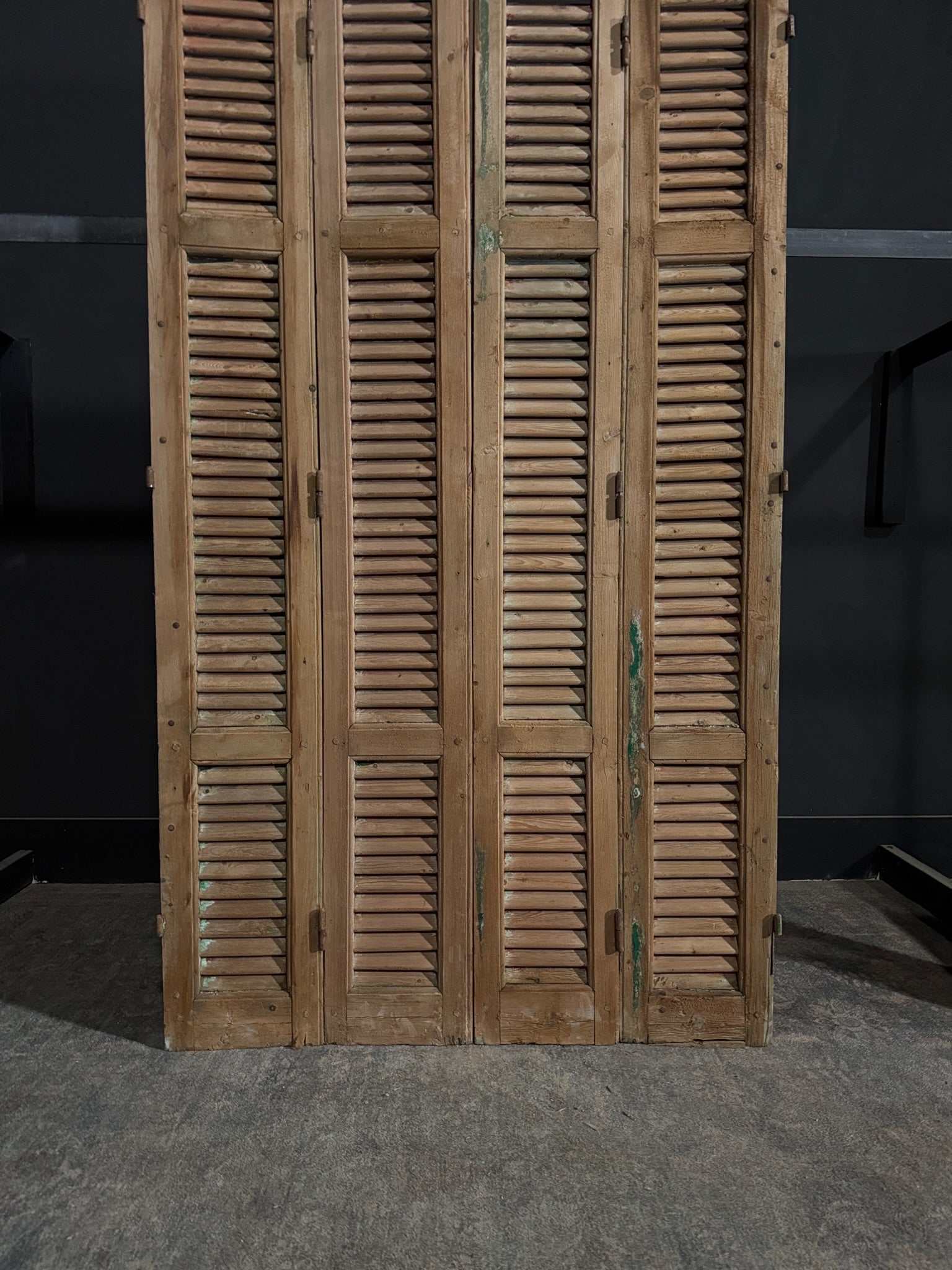 Antique Louvered Bi-Fold Doors - 44.75x80 - N299