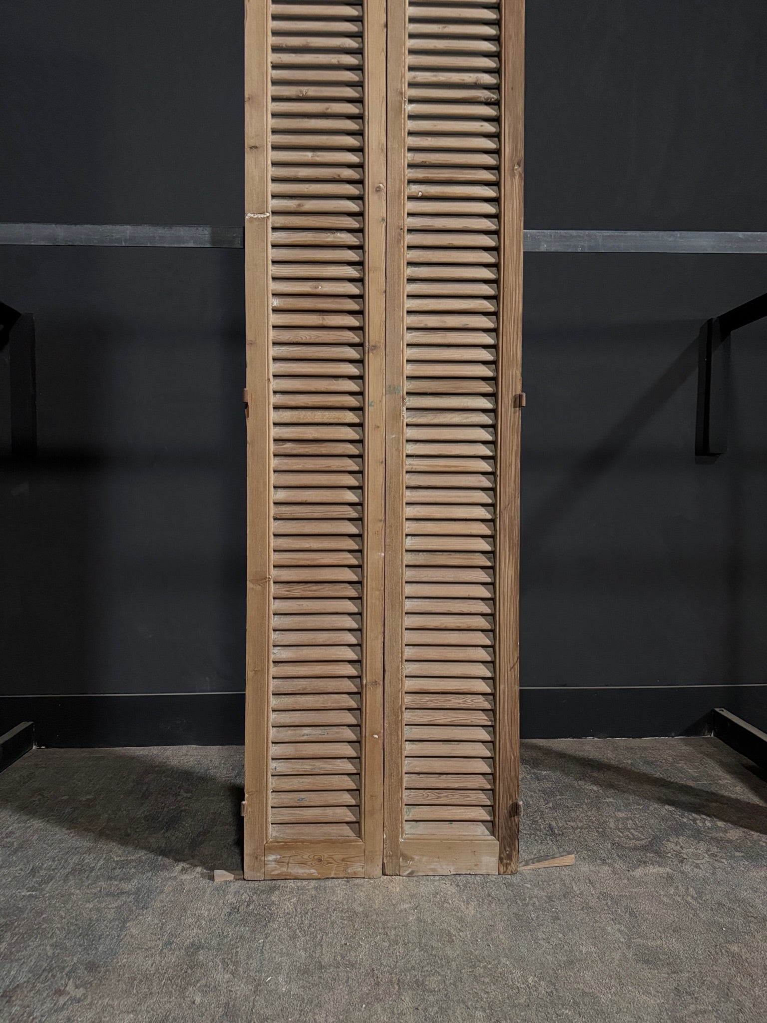 Antique Louvered Double Doors - 25x85 - N292