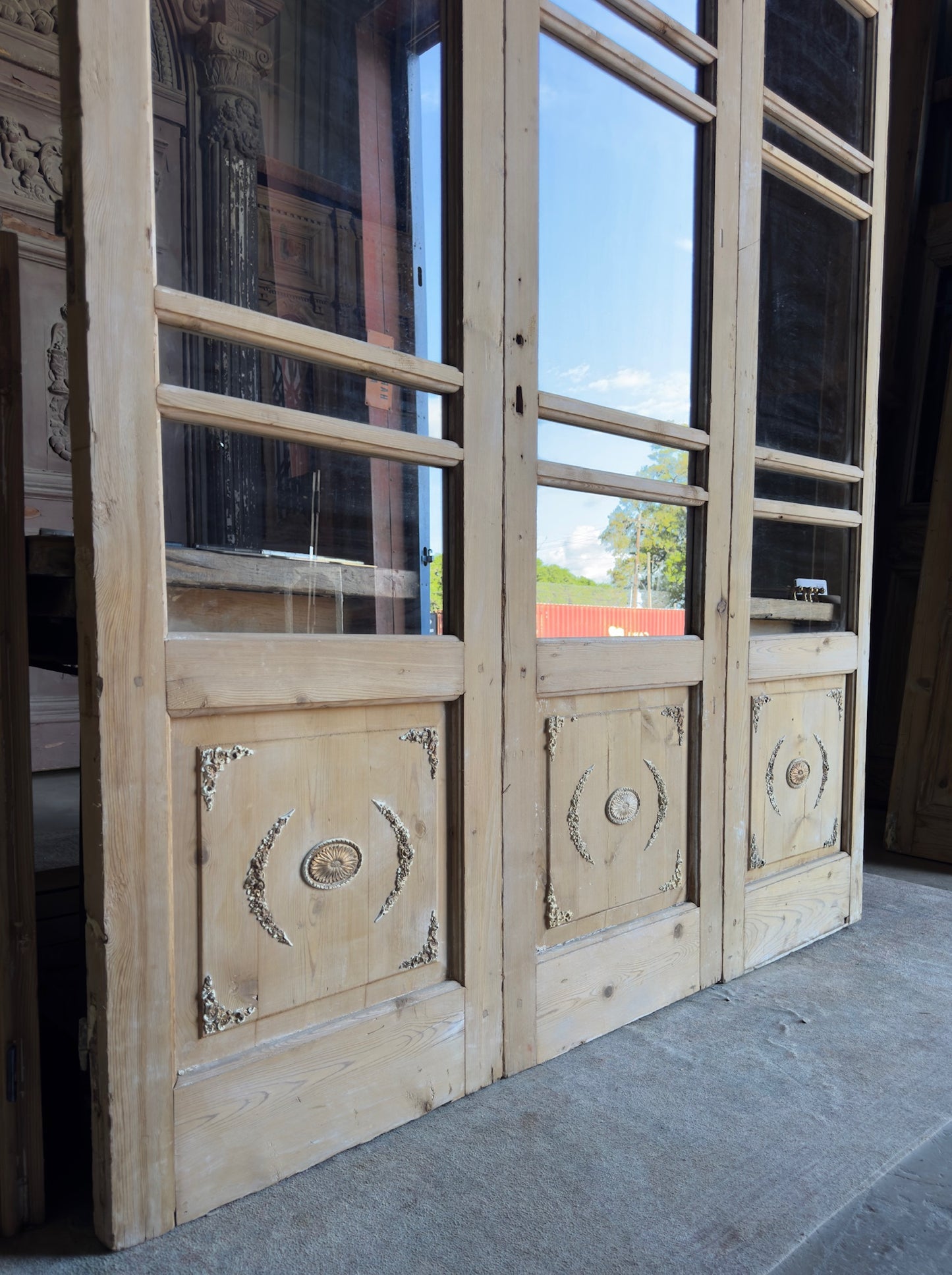 Antique 5 Lite Tri-Fold Doors - 75x84.5 - L612