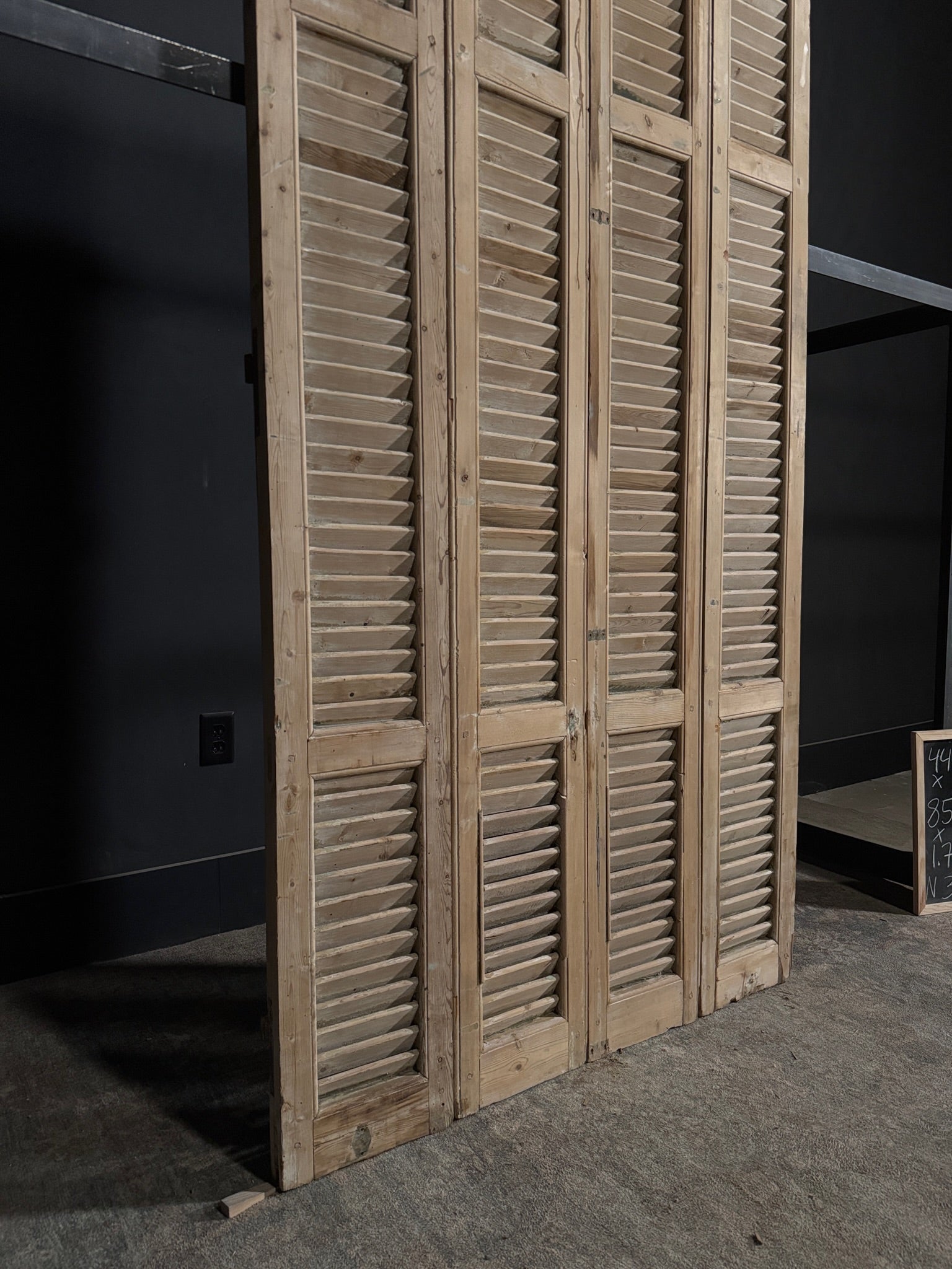 Antique Louvered Bi-Fold Doors - 44x85.25 - N308