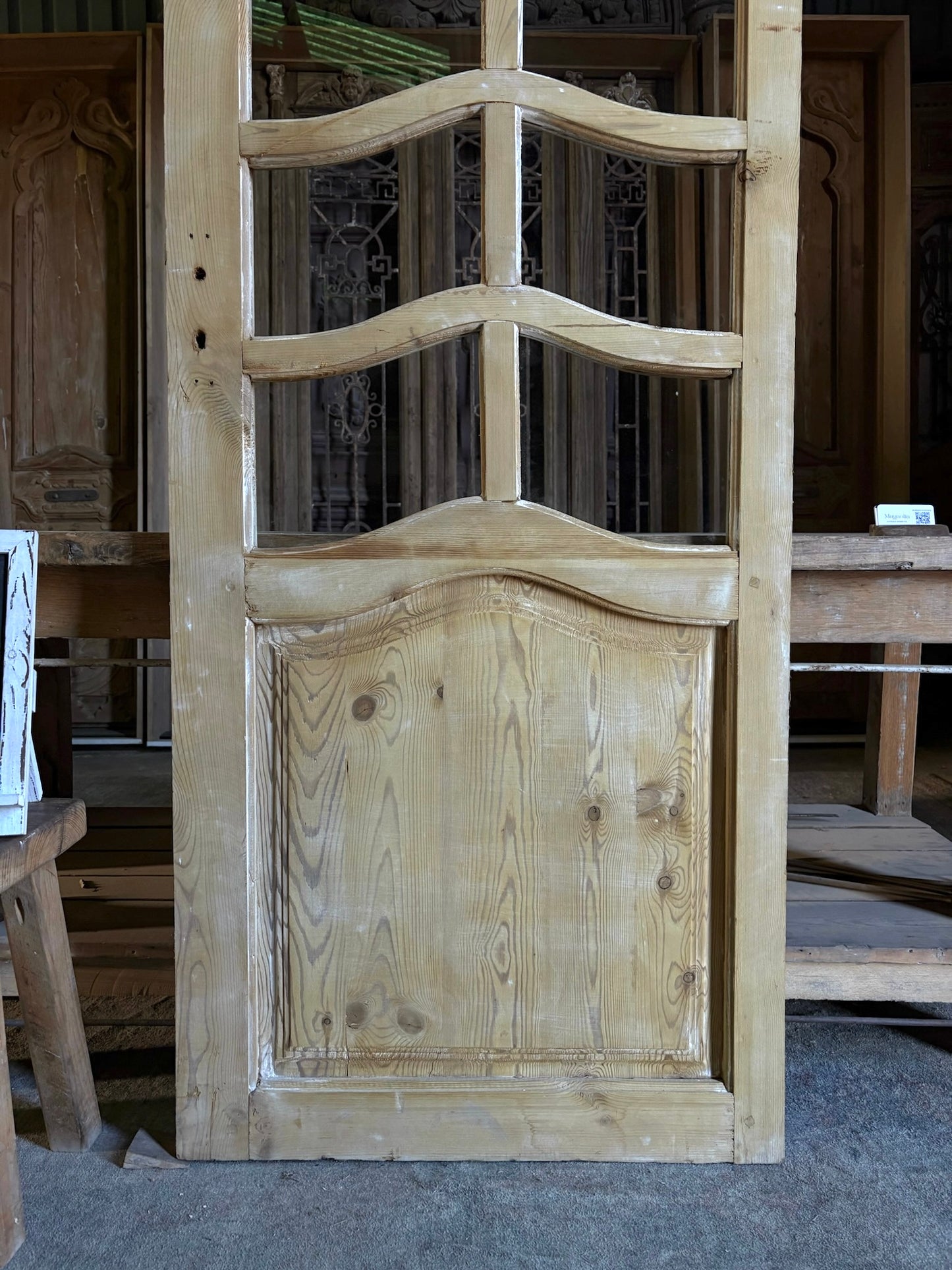 Antique Glass Single Door With Arched Design - 30x79 - L62