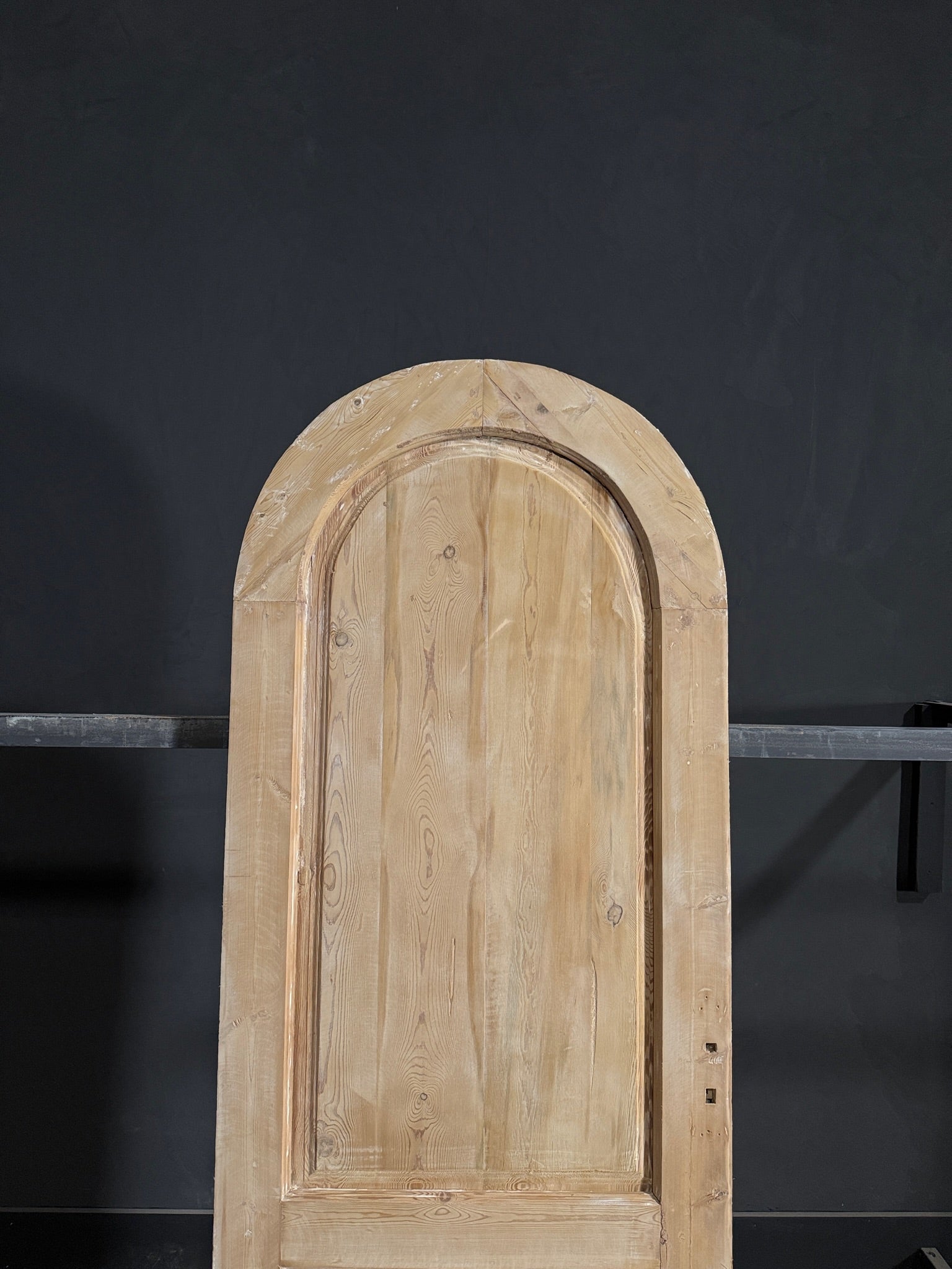 Antique Arched Solid Single Door - 31.5x83 - N138