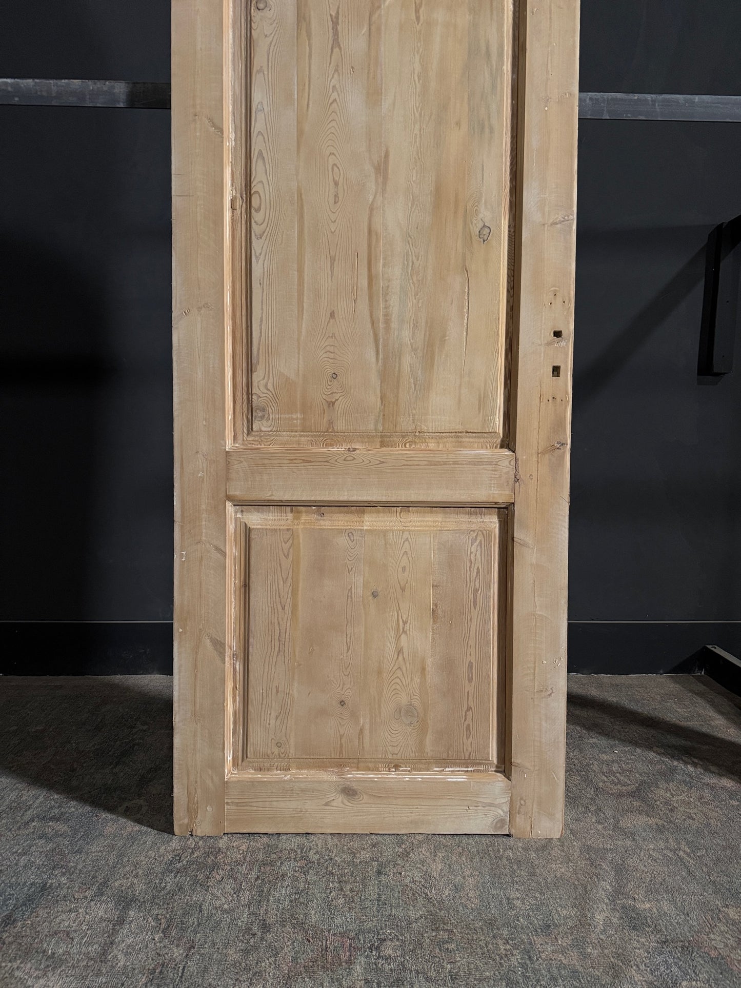 Antique Arched Solid Single Door - 31.5x83 - N138