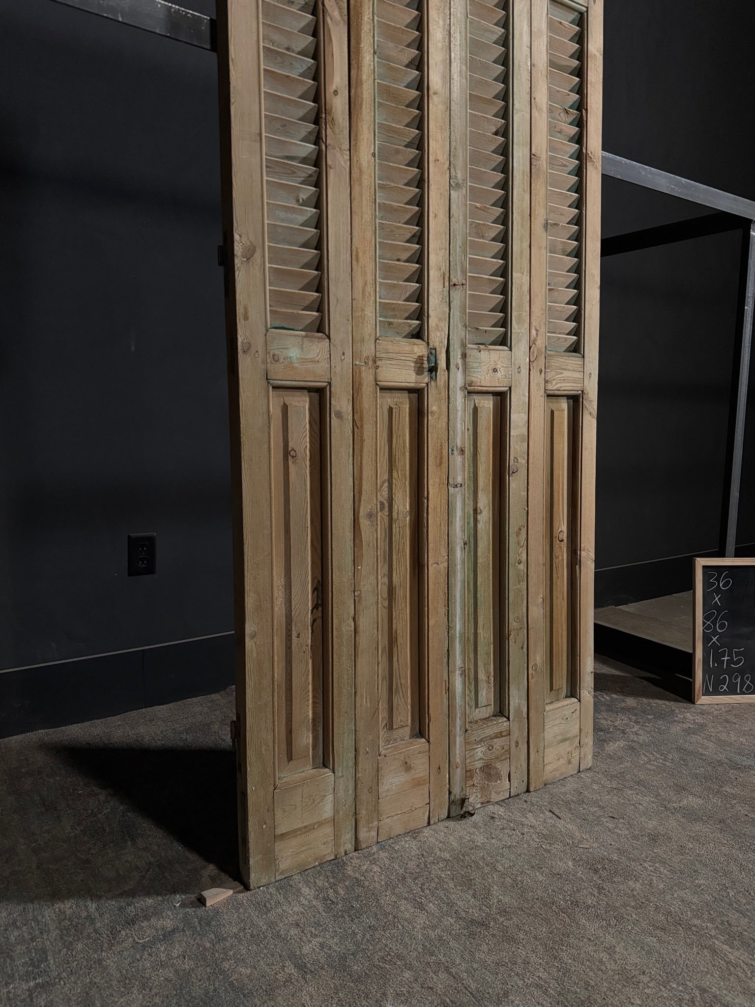 Antique Louvered 3 Panel Bi-Fold Doors - 36x86 - N298