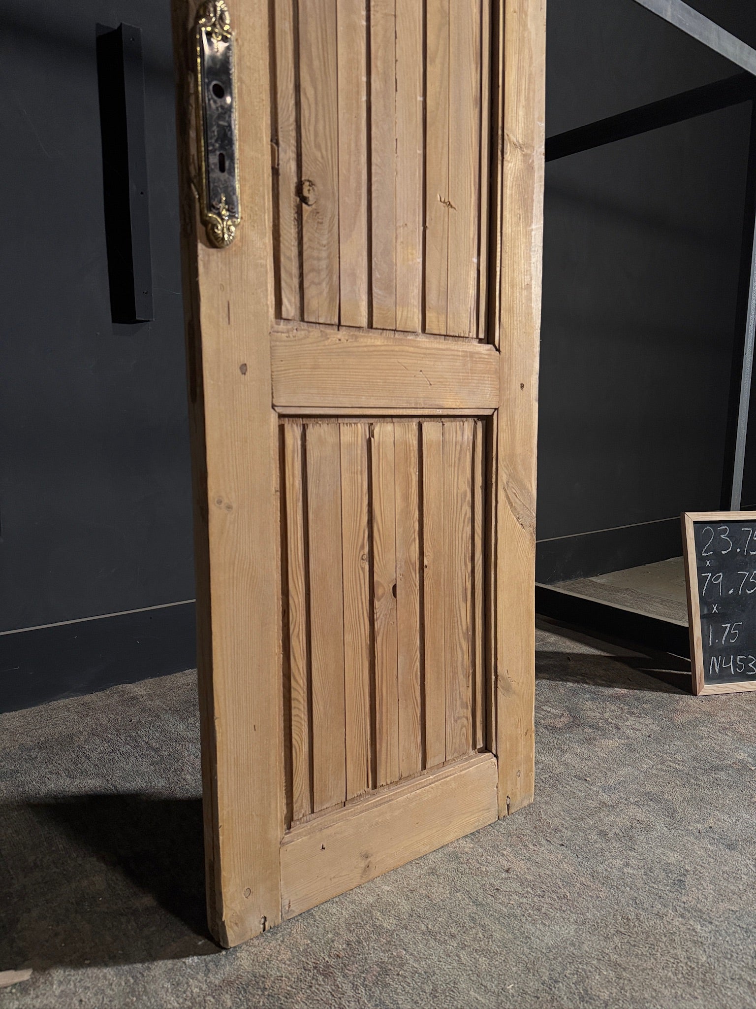 Antique Fluted Single Door - 23.75x79.75 - N453