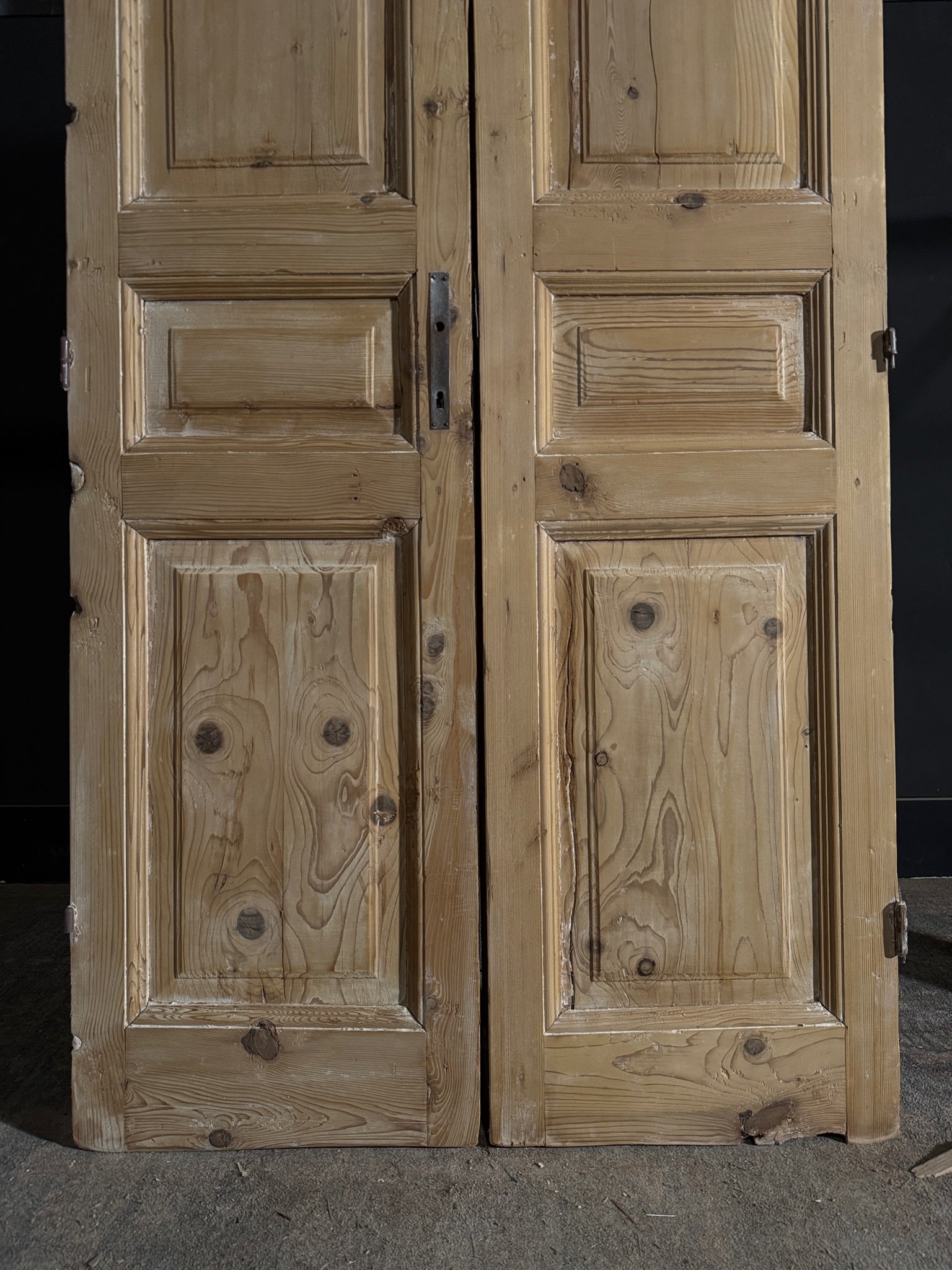 Antique Solid Double Doors - 40.75x90.5 - N563