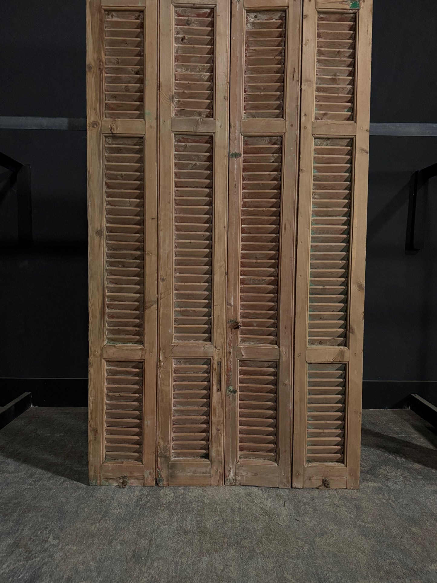 Antique Louvered Bi-Fold Doors - 44.75x80 - N299