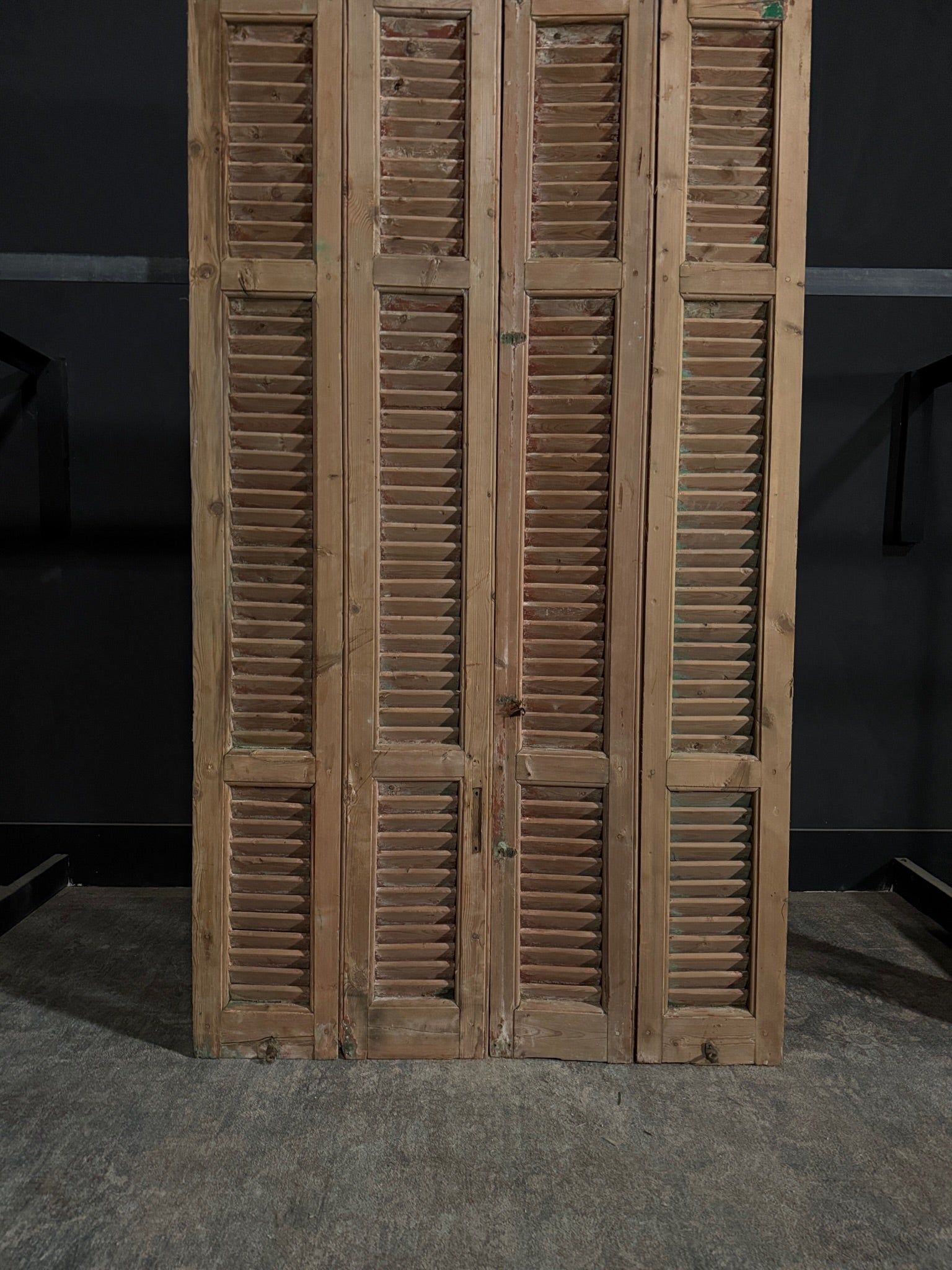 Antique Louvered Bi-Fold Doors - 44.75x80 - N299