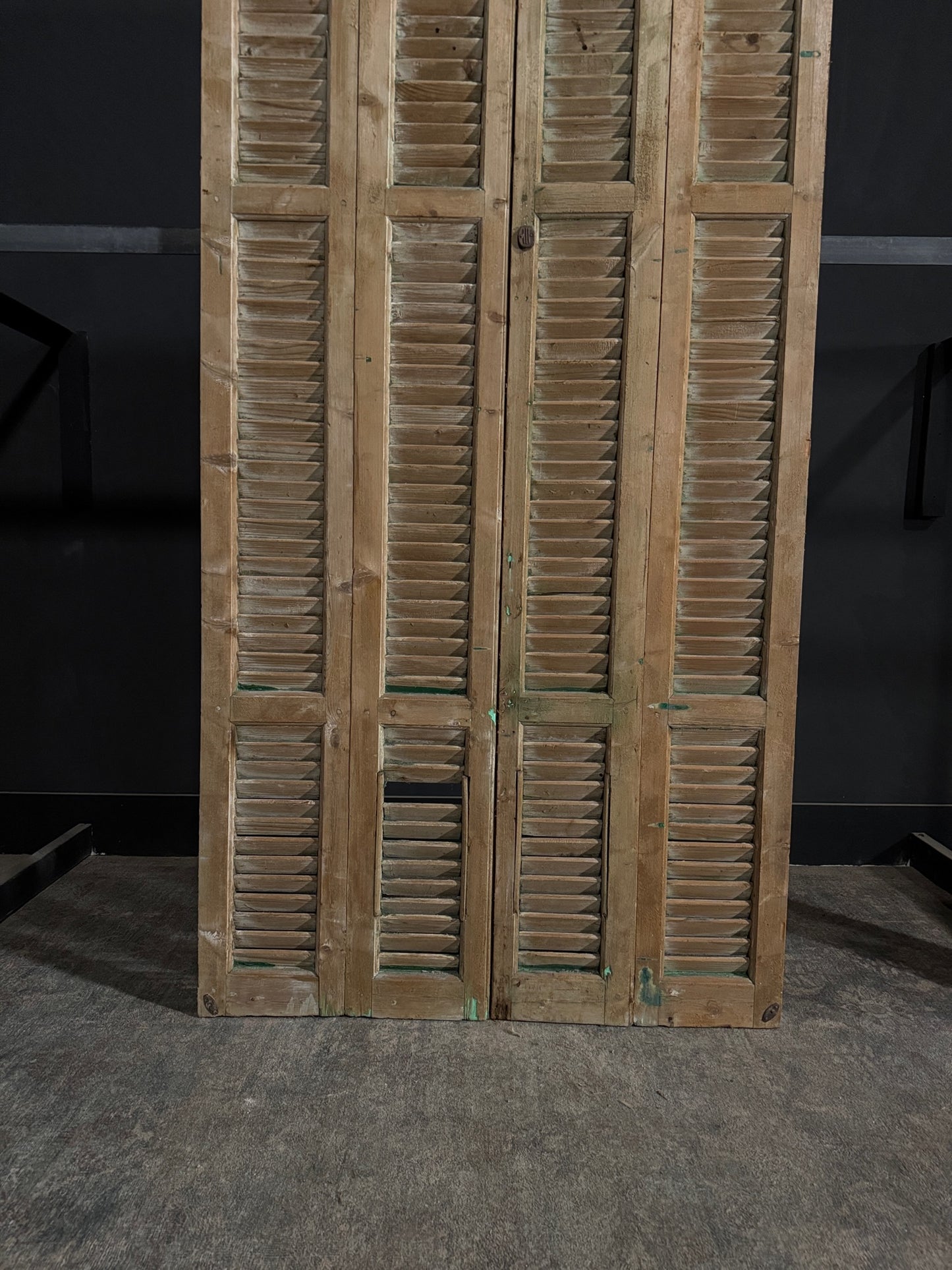 Antique Louvered Bi-Fold Doors - 44.75x84 - N300